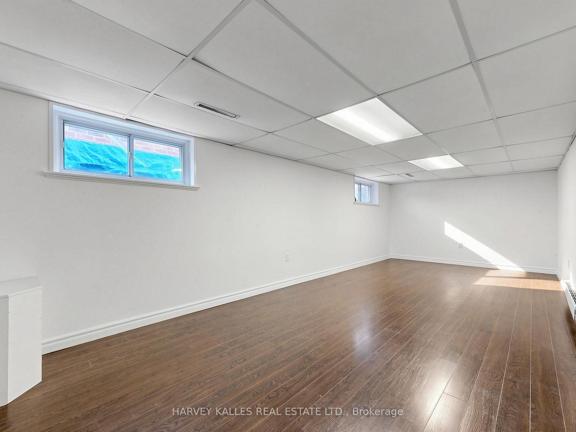 Photo 22 of 87 Combe Avenue, North York, Bathurst Manor — HOMEH