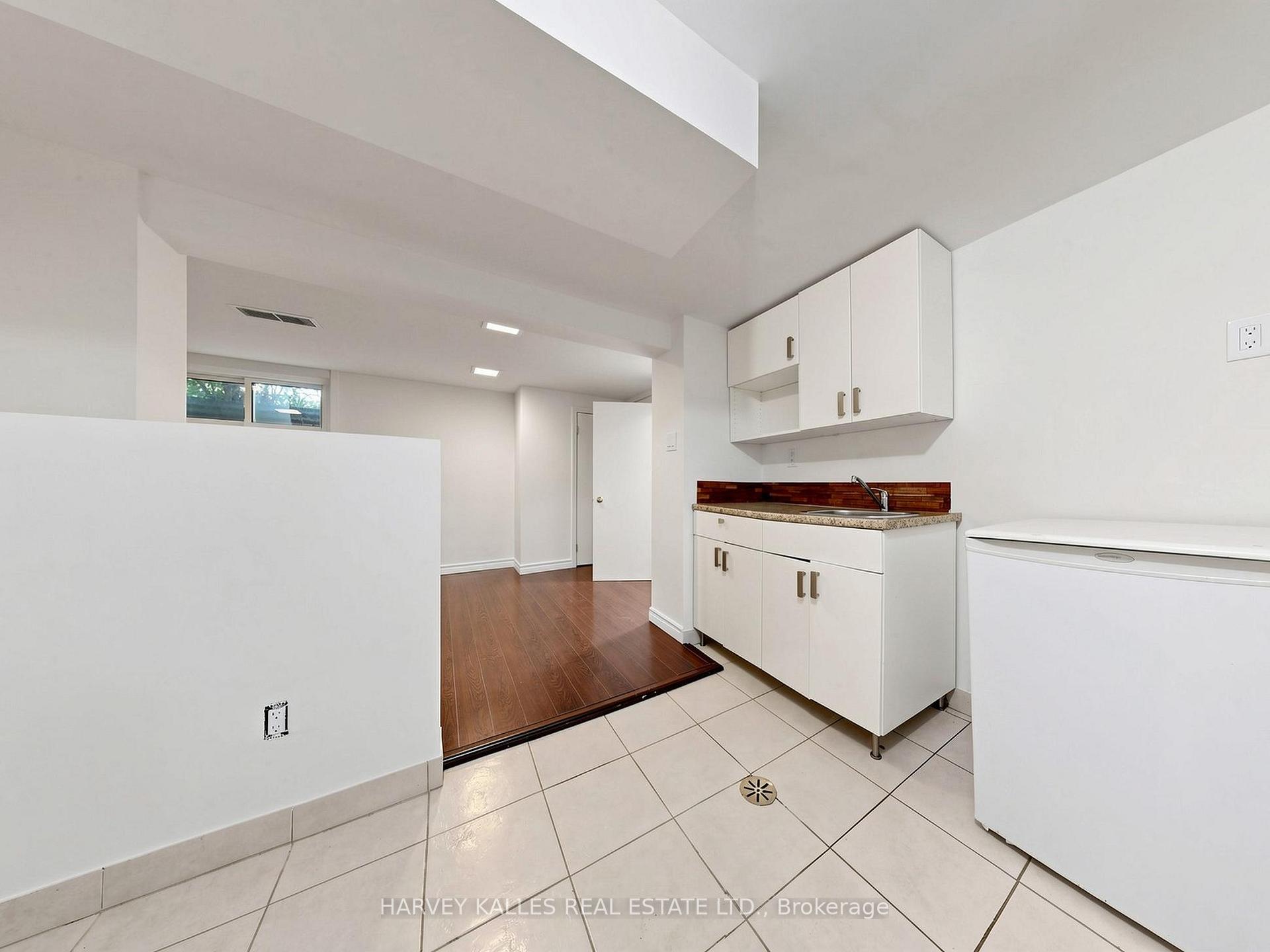Photo 30 of 87 Combe Avenue, North York, Bathurst Manor — HOMEH