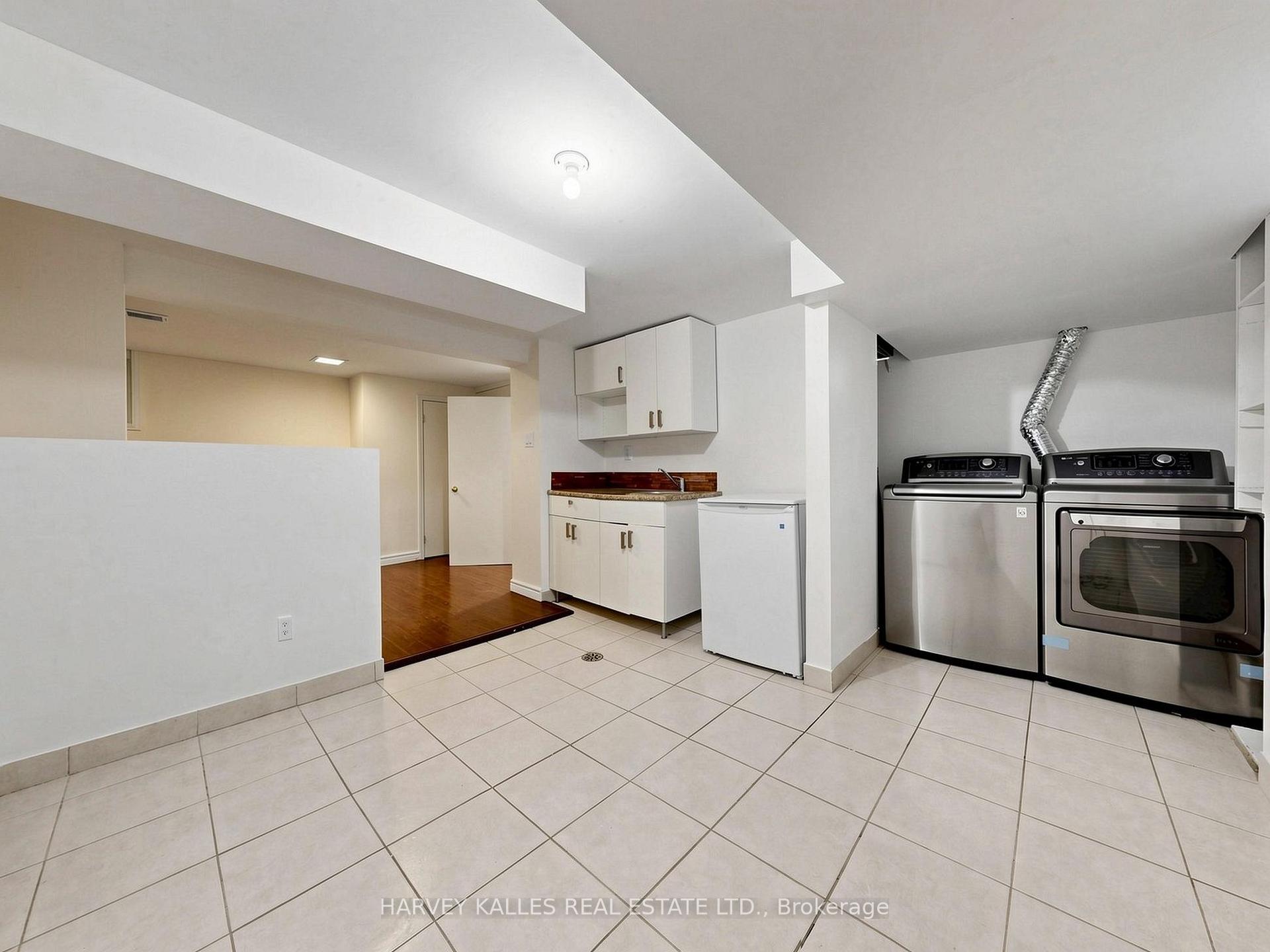 Photo 31 of 87 Combe Avenue, North York, Bathurst Manor — HOMEH