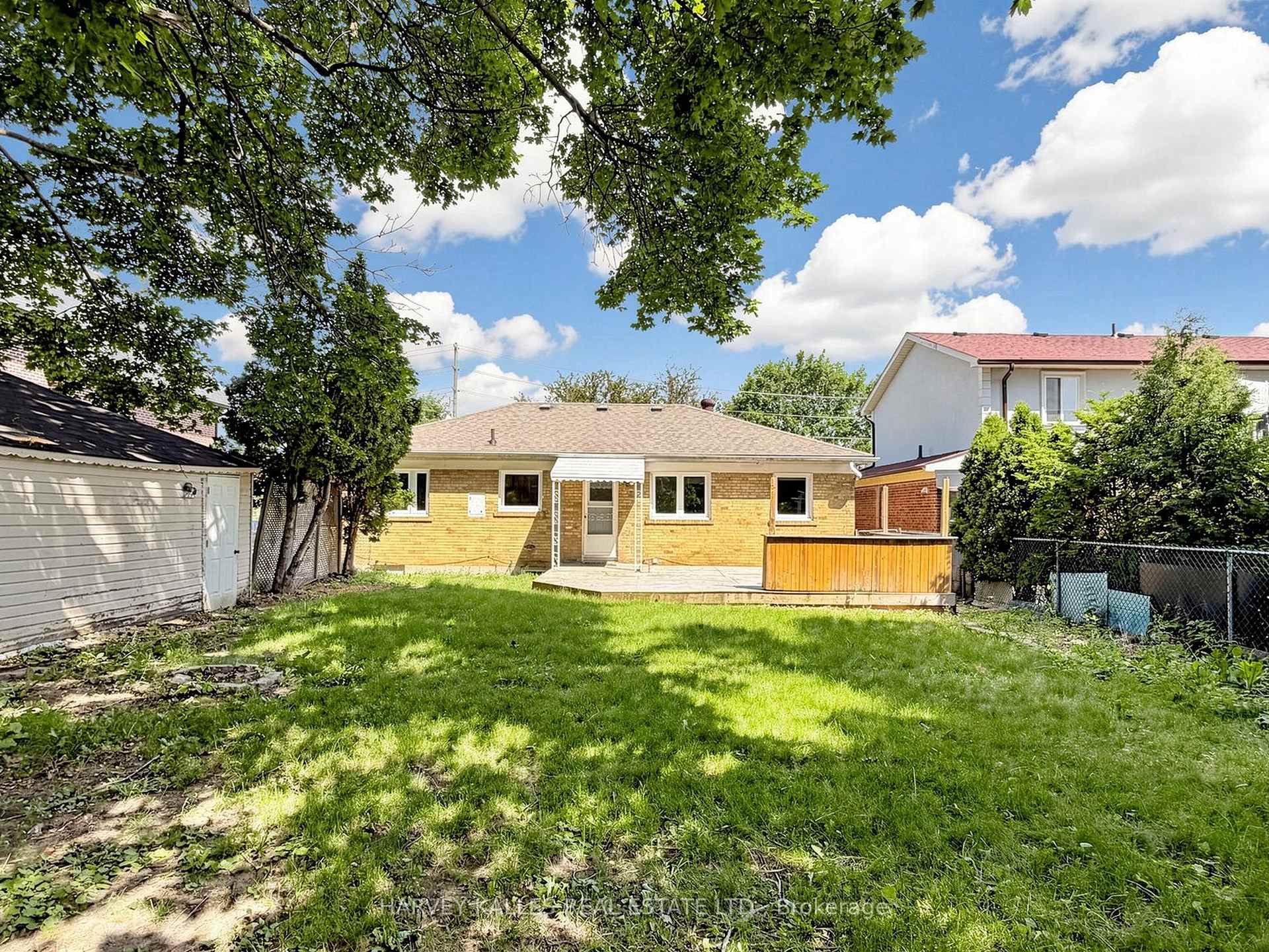 Photo 35 of 87 Combe Avenue, North York, Bathurst Manor — HOMEH