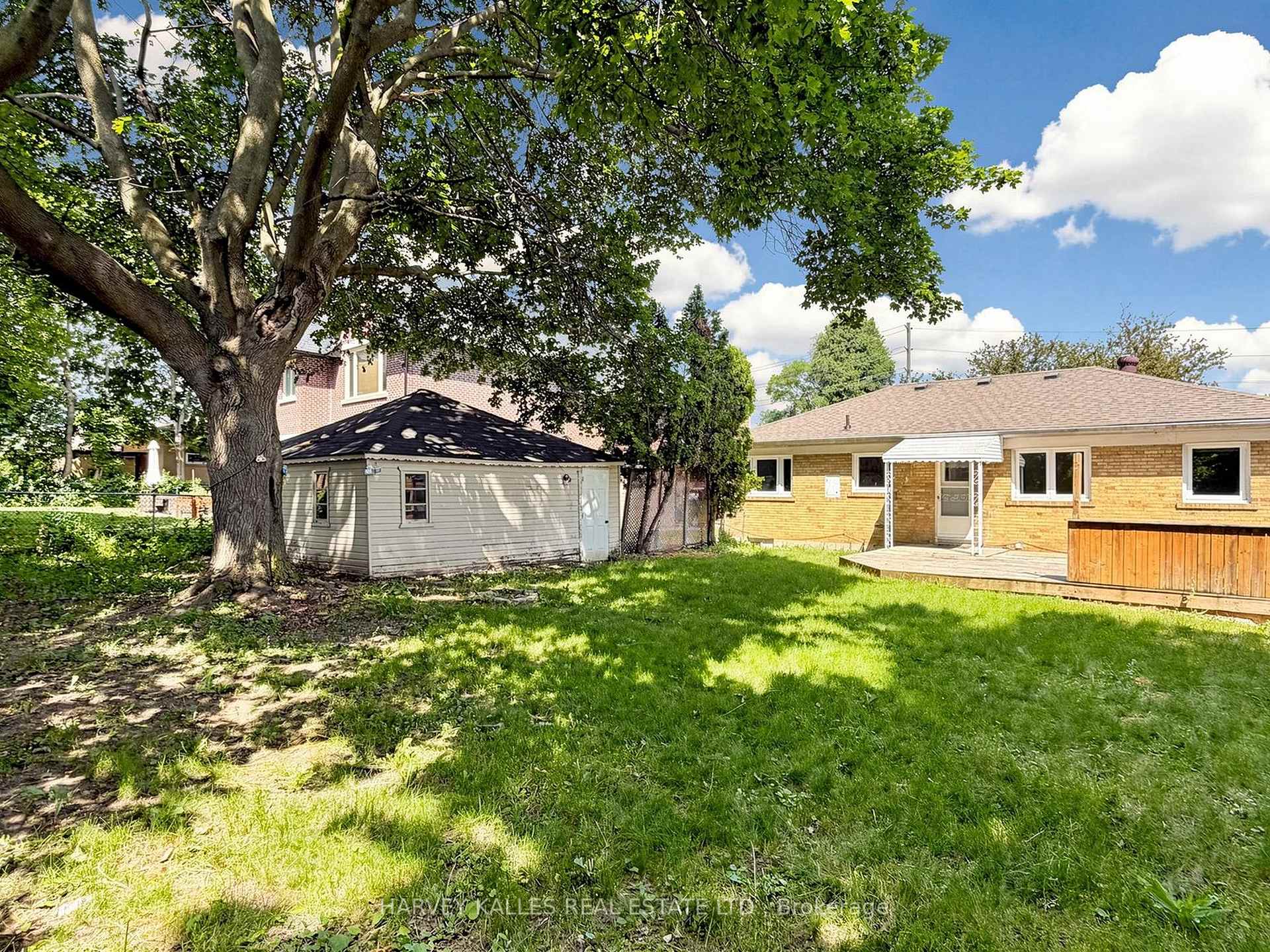 Photo 39 of 87 Combe Avenue, North York, Bathurst Manor — HOMEH