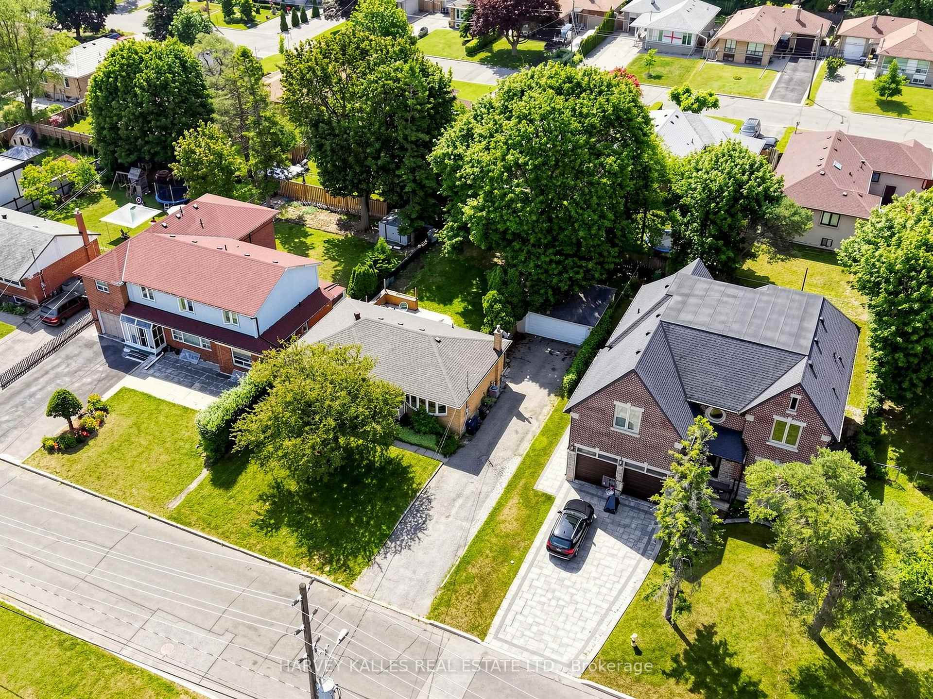 Photo 41 of 87 Combe Avenue, North York, Bathurst Manor — HOMEH