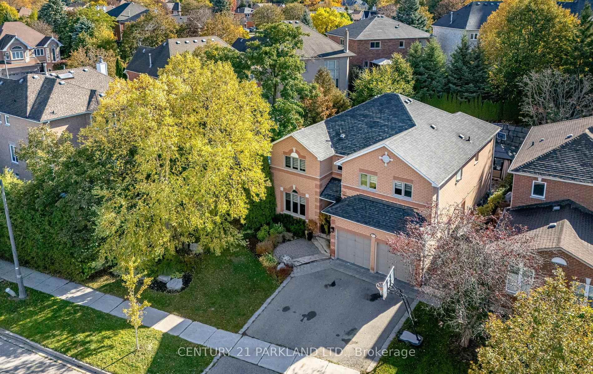 Photo 2 of 164 Carlyle Crescent, Aurora, Aurora Highlands — HOMEH