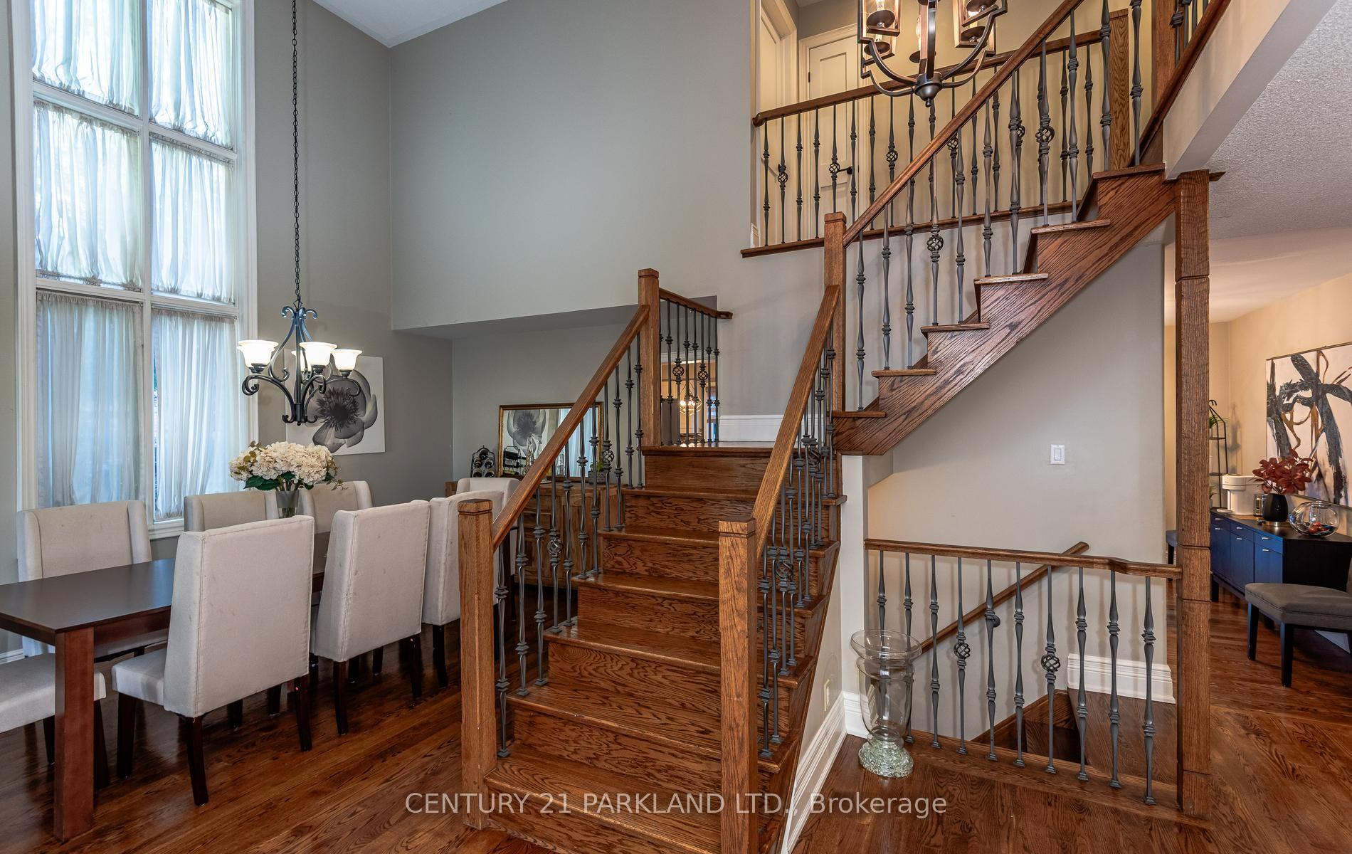 Photo 4 of 164 Carlyle Crescent, Aurora, Aurora Highlands — HOMEH