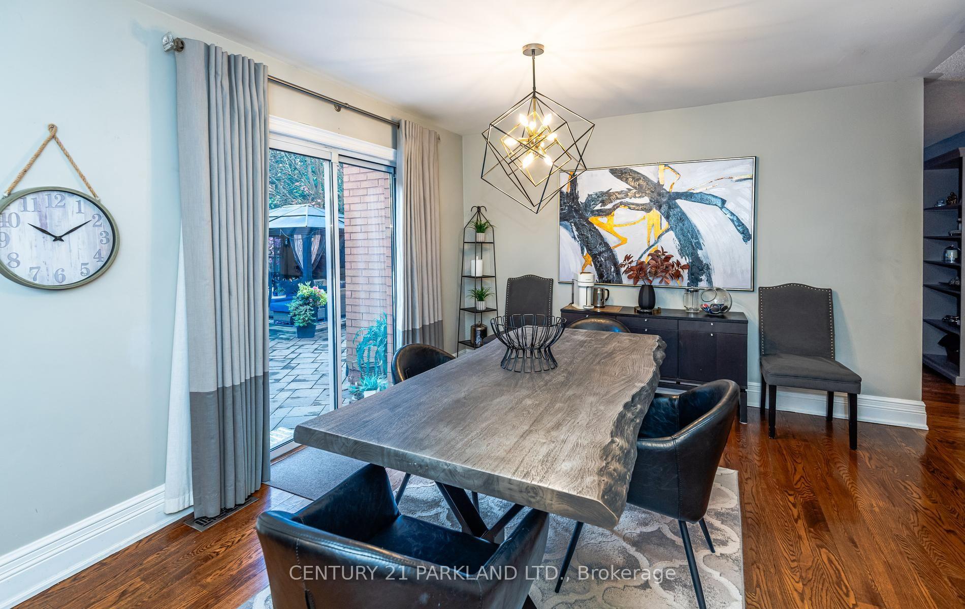 Photo 14 of 164 Carlyle Crescent, Aurora, Aurora Highlands — HOMEH