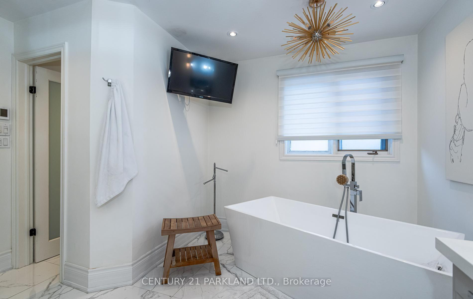 Photo 30 of 164 Carlyle Crescent, Aurora, Aurora Highlands — HOMEH