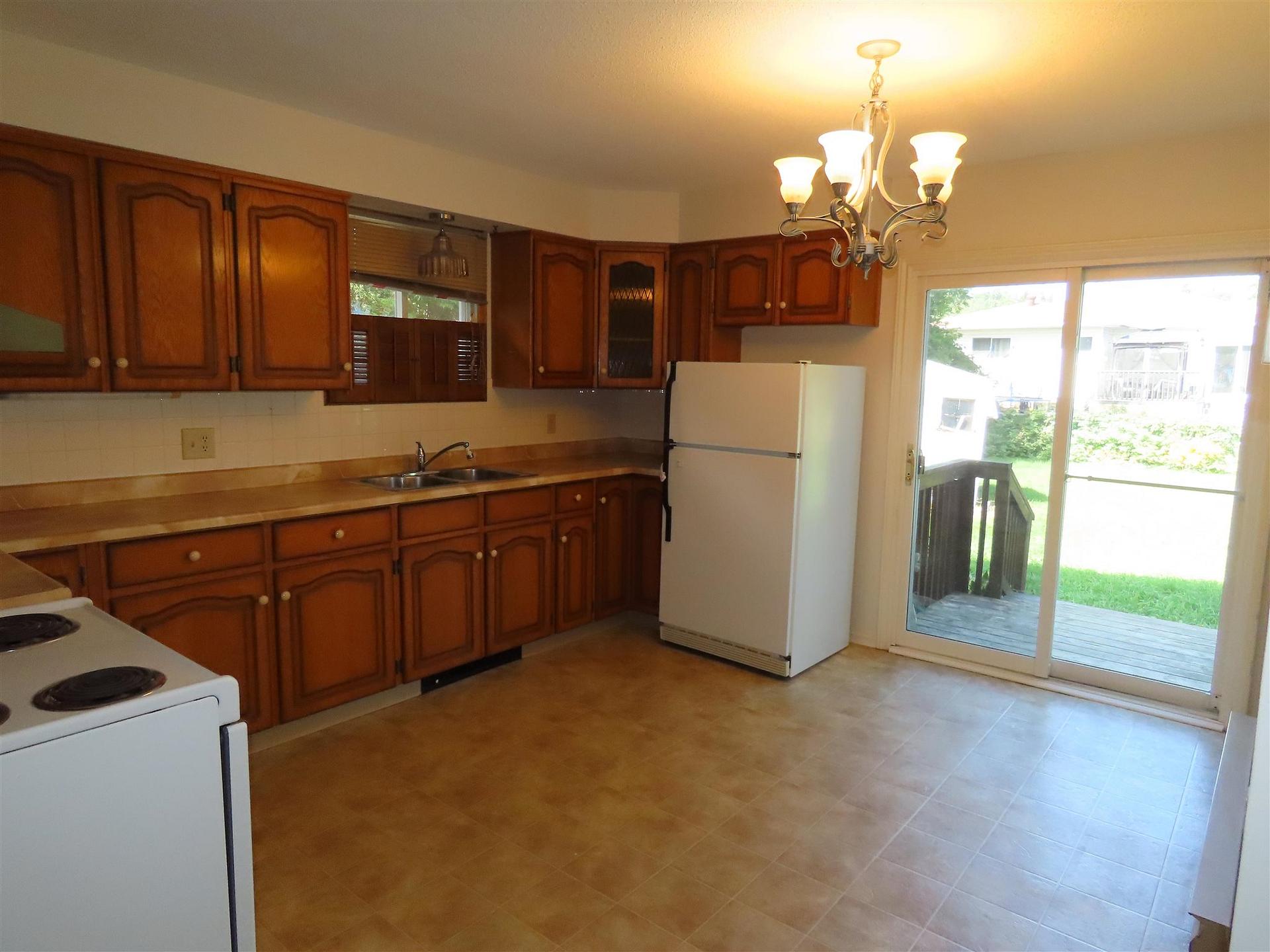 Photo 3 of 32 Breton Road, Sault Ste Marie, Ward 2 — HOMEH