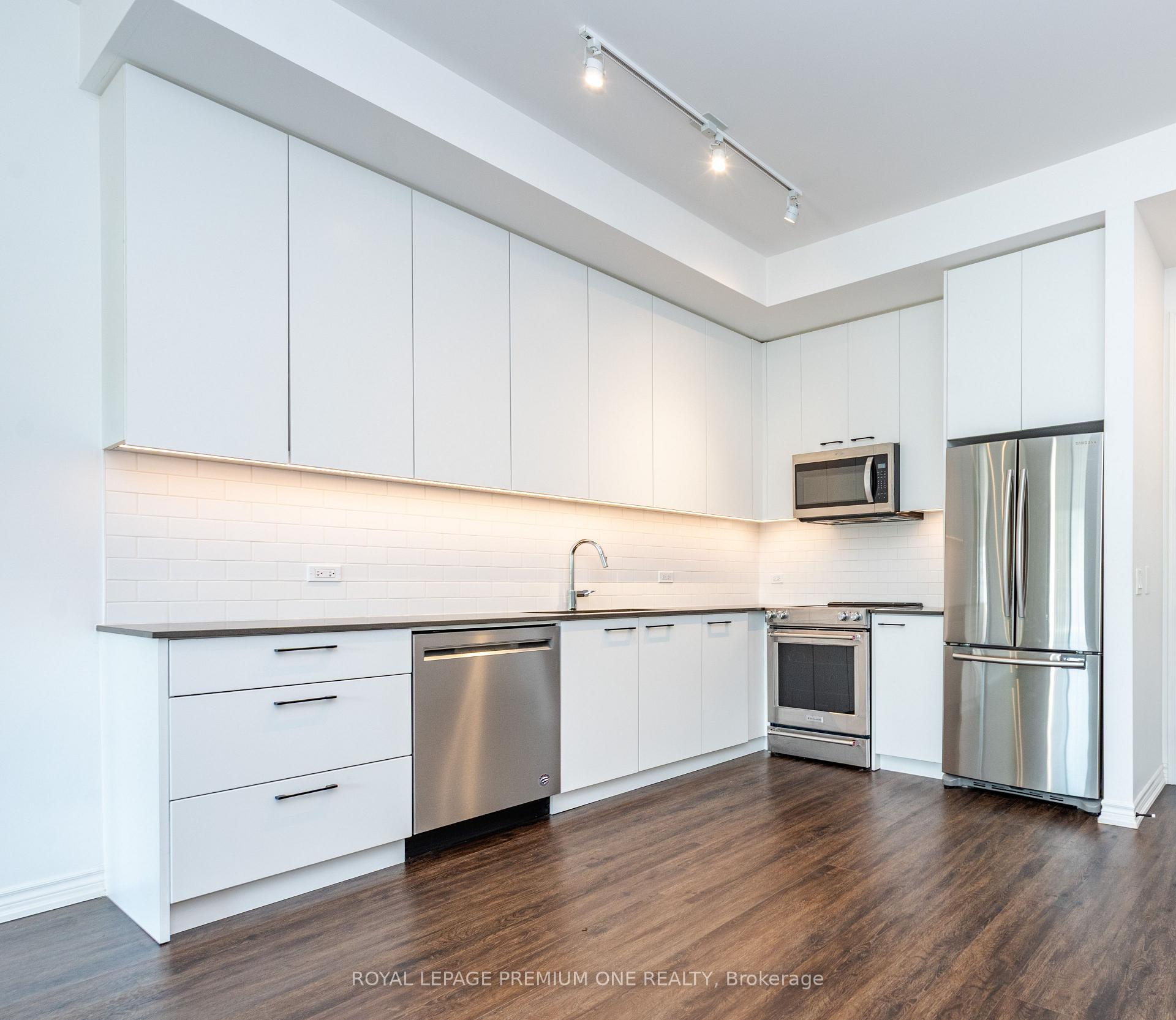 Photo 16 of Unit 307, 571 Prince Edward Drive N, Etobicoke, Kingsway South — HOMEH