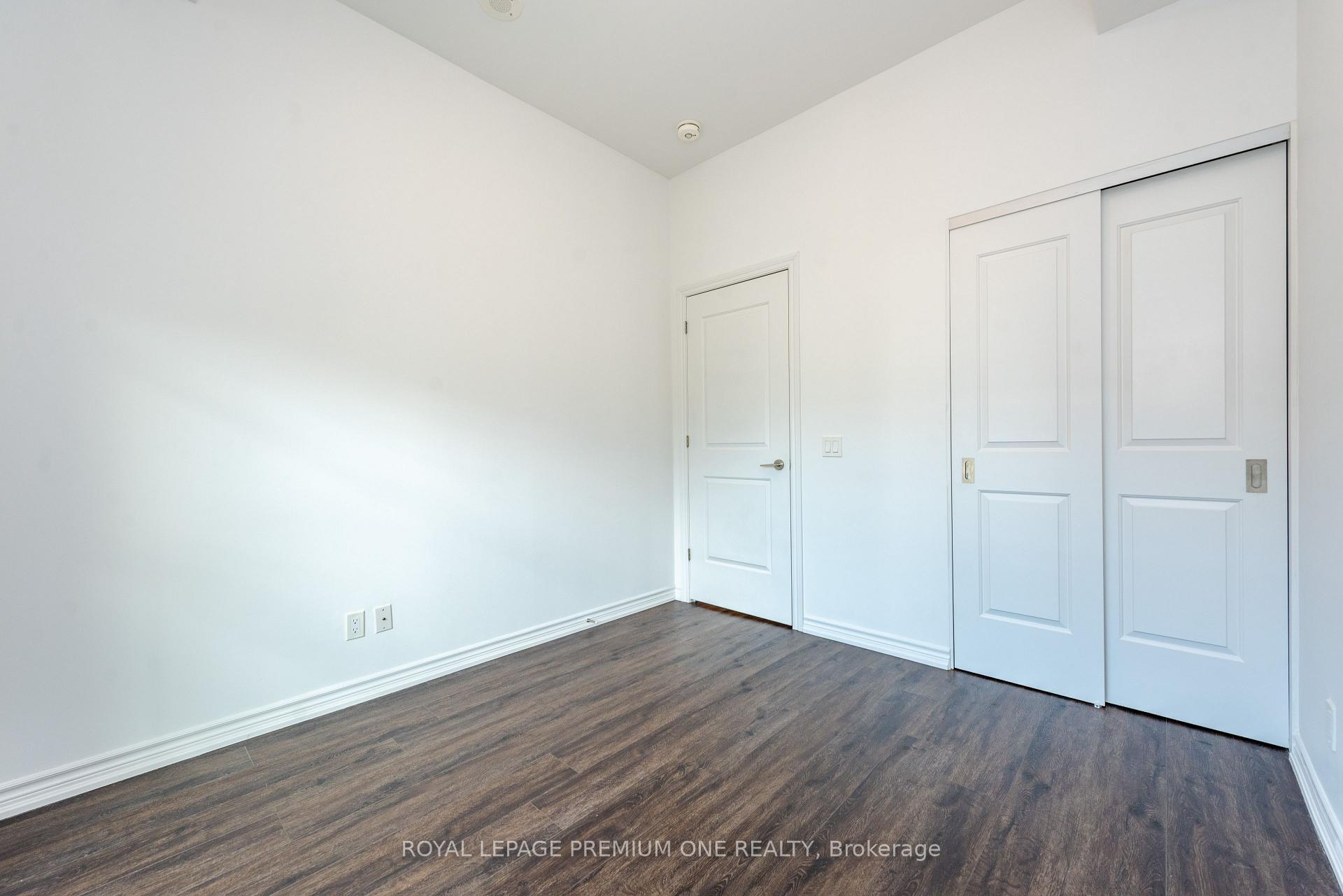 Photo 22 of Unit 307, 571 Prince Edward Drive N, Etobicoke, Kingsway South — HOMEH