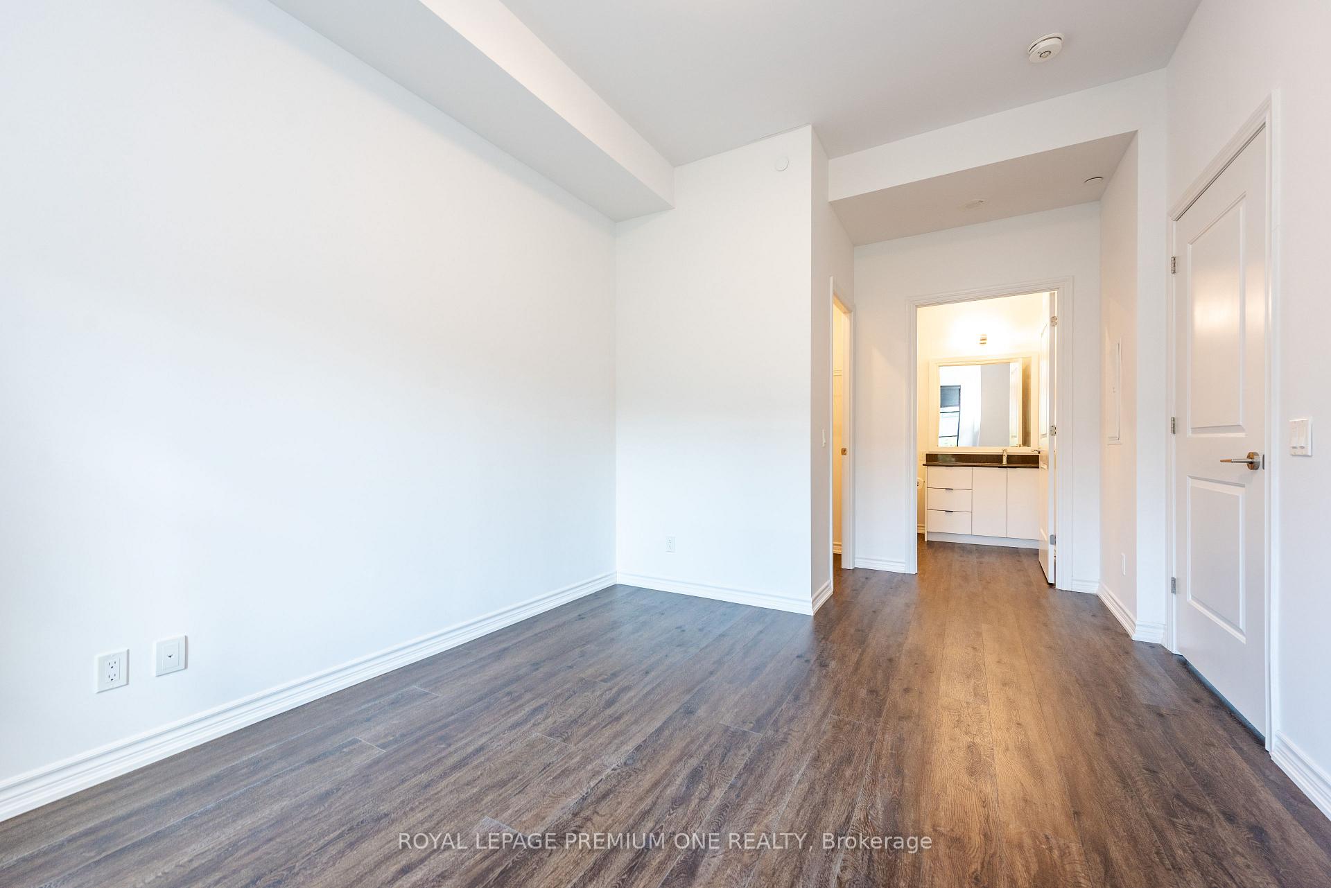 Photo 28 of Unit 307, 571 Prince Edward Drive N, Etobicoke, Kingsway South — HOMEH