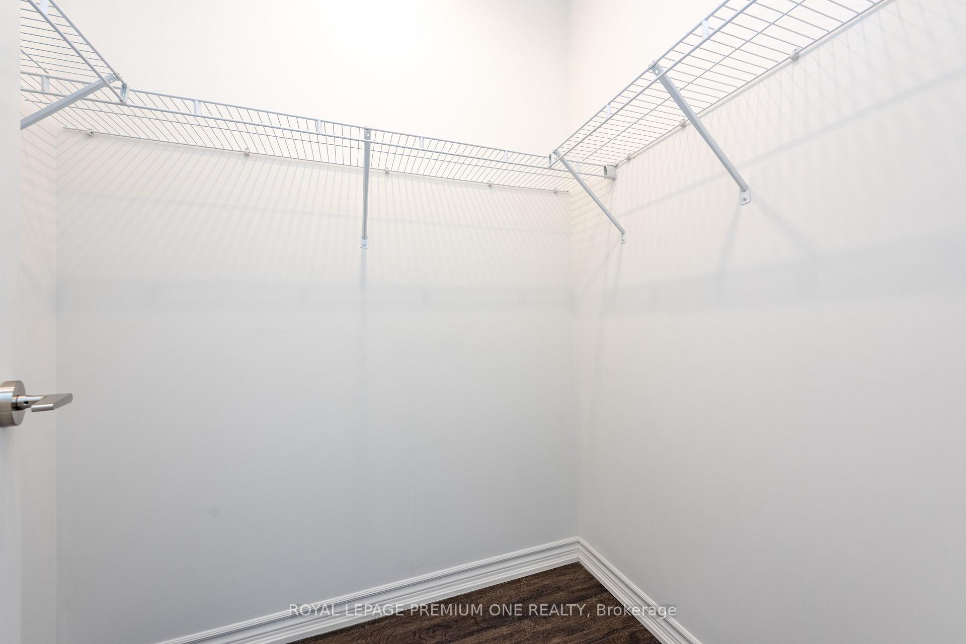 Photo 29 of Unit 307, 571 Prince Edward Drive N, Etobicoke, Kingsway South — HOMEH