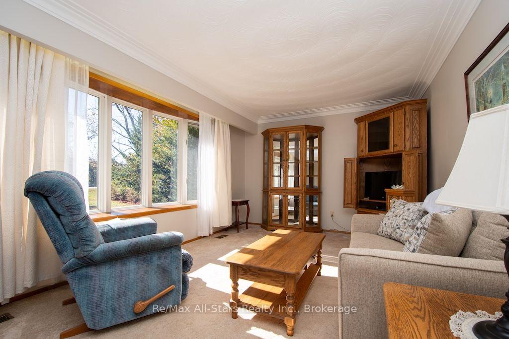 Photo 5 of 1067 Fleetwood Road, Kawartha Lakes, Manvers — HOMEH