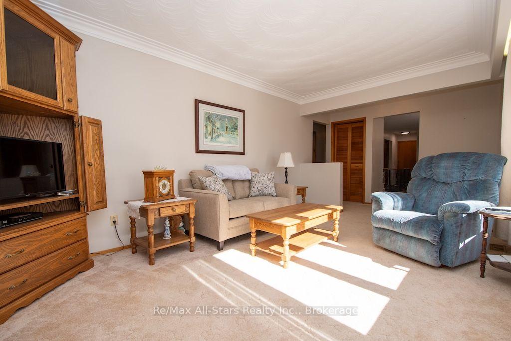 Photo 8 of 1067 Fleetwood Road, Kawartha Lakes, Manvers — HOMEH