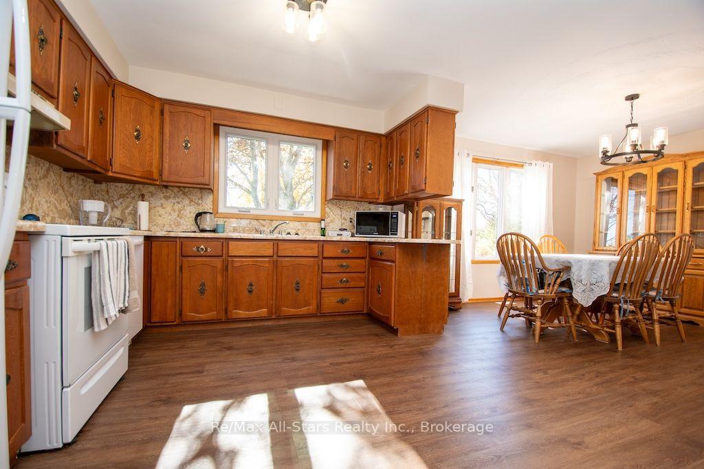 Photo 12 of 1067 Fleetwood Road, Kawartha Lakes, Manvers — HOMEH