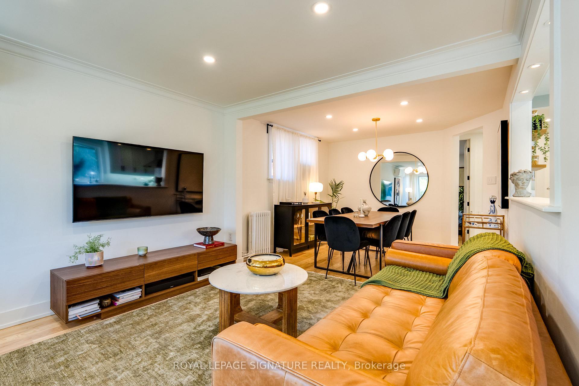 Photo 7 of 31 Davies Crescent, Toronto, East York — HOMEH