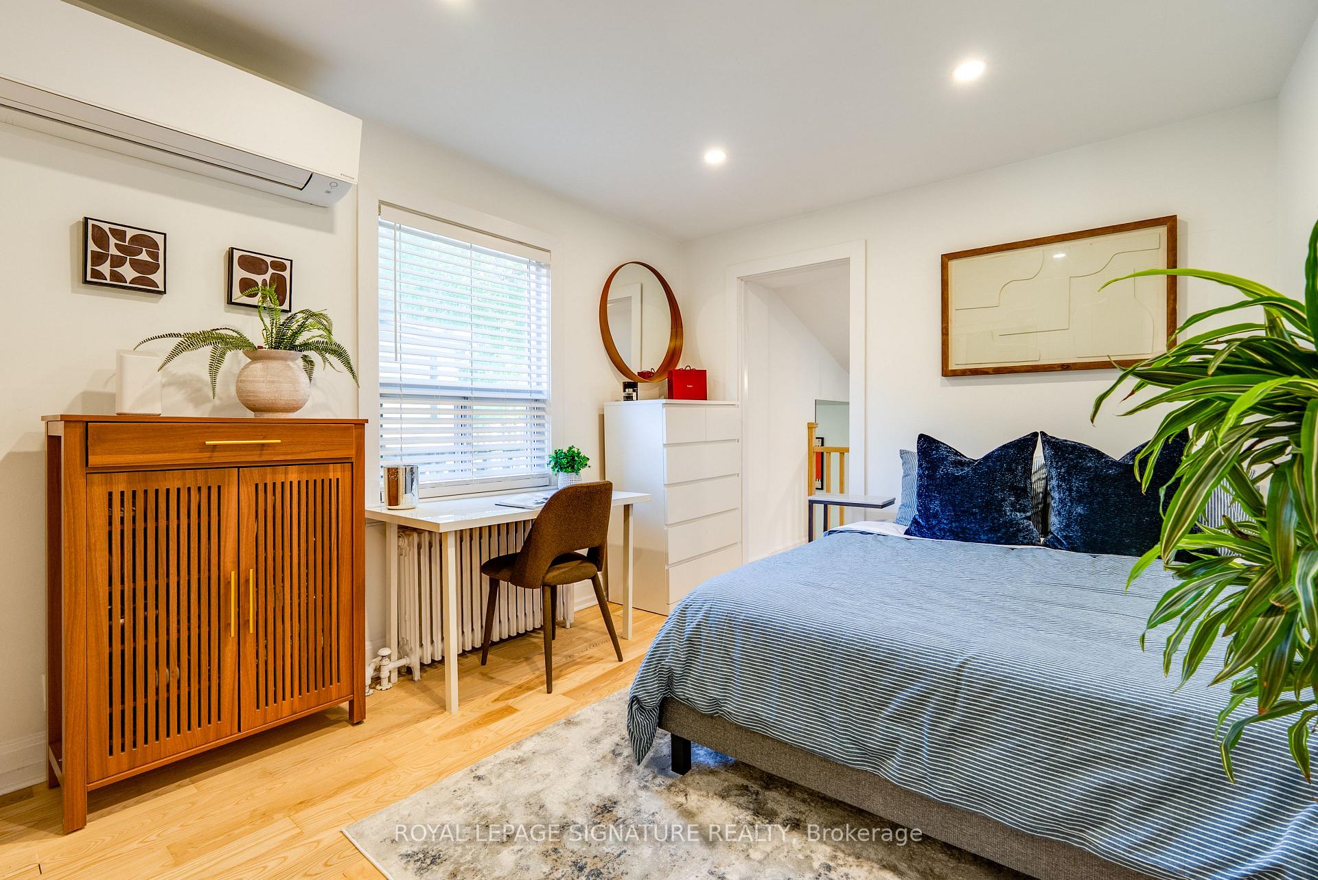 Photo 12 of 31 Davies Crescent, Toronto, East York — HOMEH