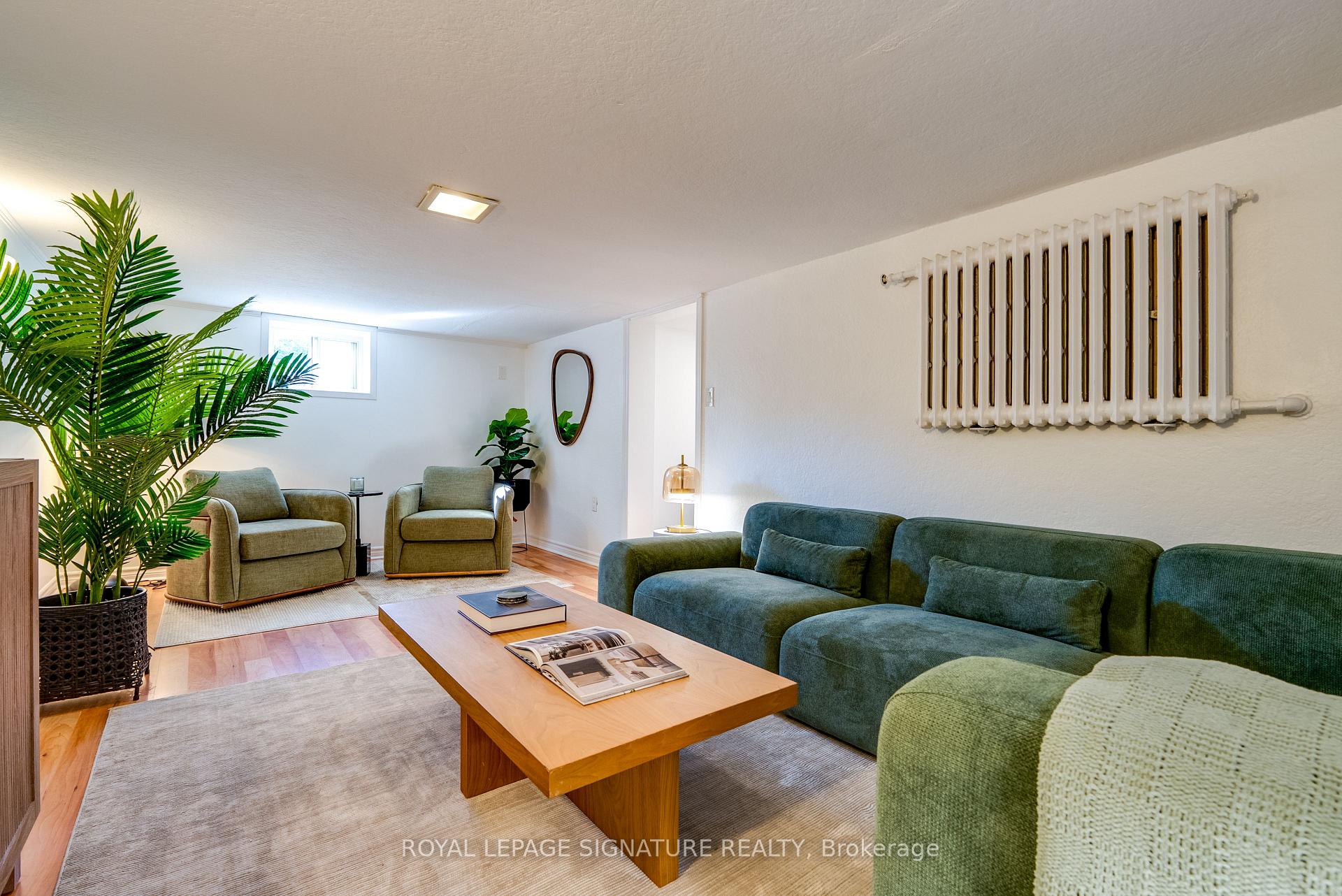 Photo 21 of 31 Davies Crescent, Toronto, East York — HOMEH