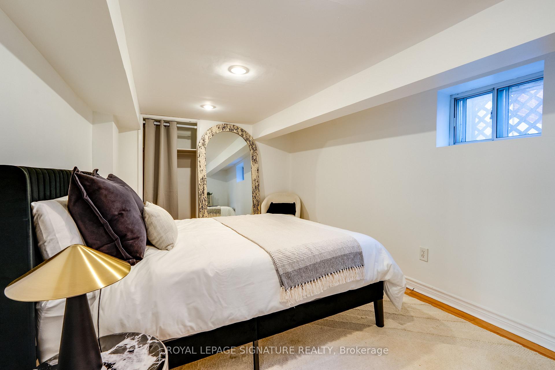 Photo 24 of 31 Davies Crescent, Toronto, East York — HOMEH