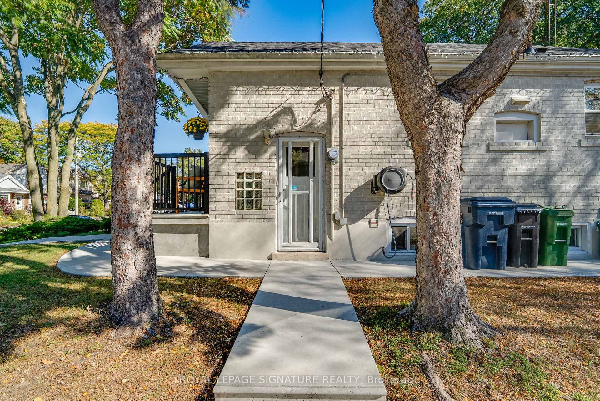 Photo 36 of 31 Davies Crescent, Toronto, East York — HOMEH