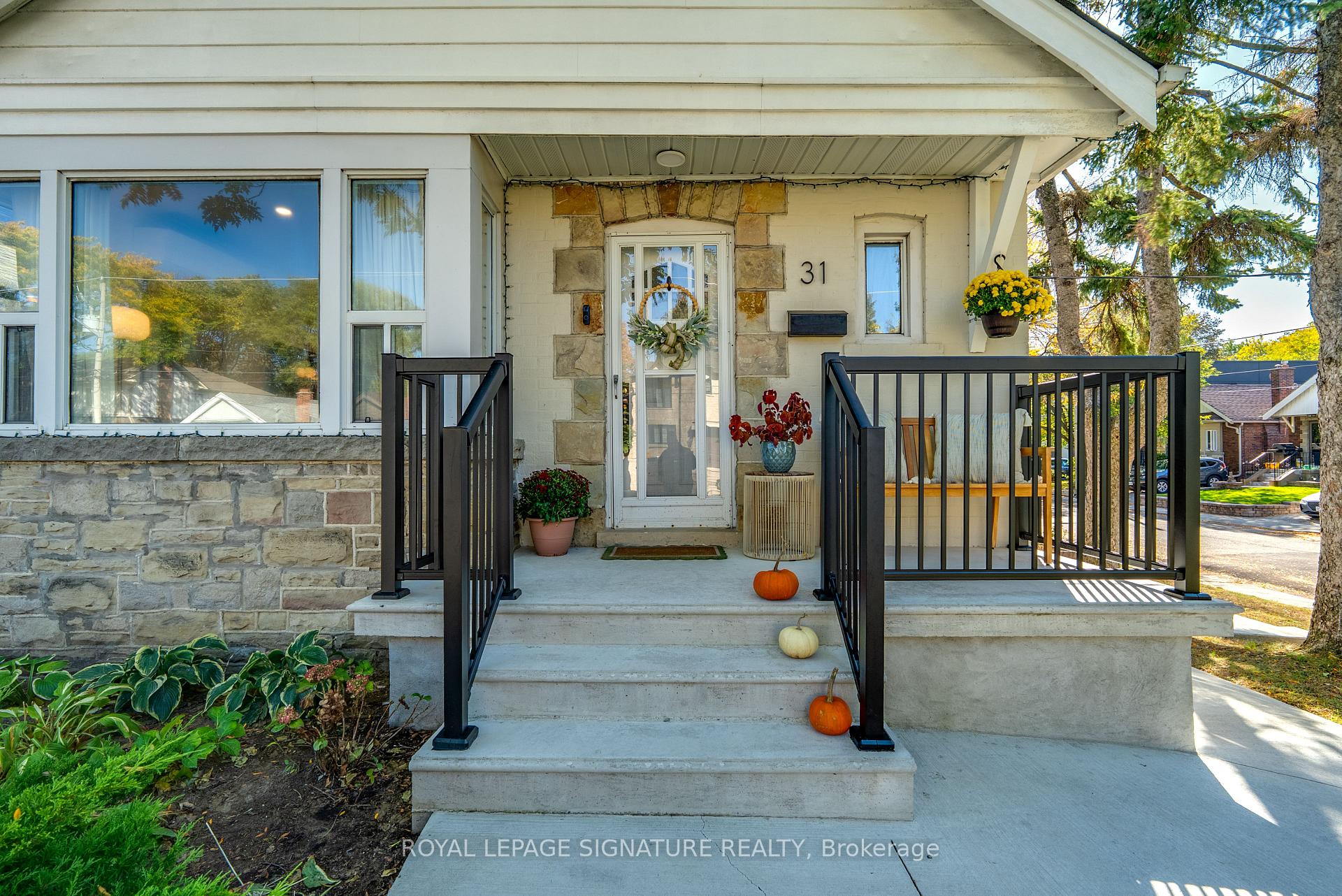 Photo 38 of 31 Davies Crescent, Toronto, East York — HOMEH