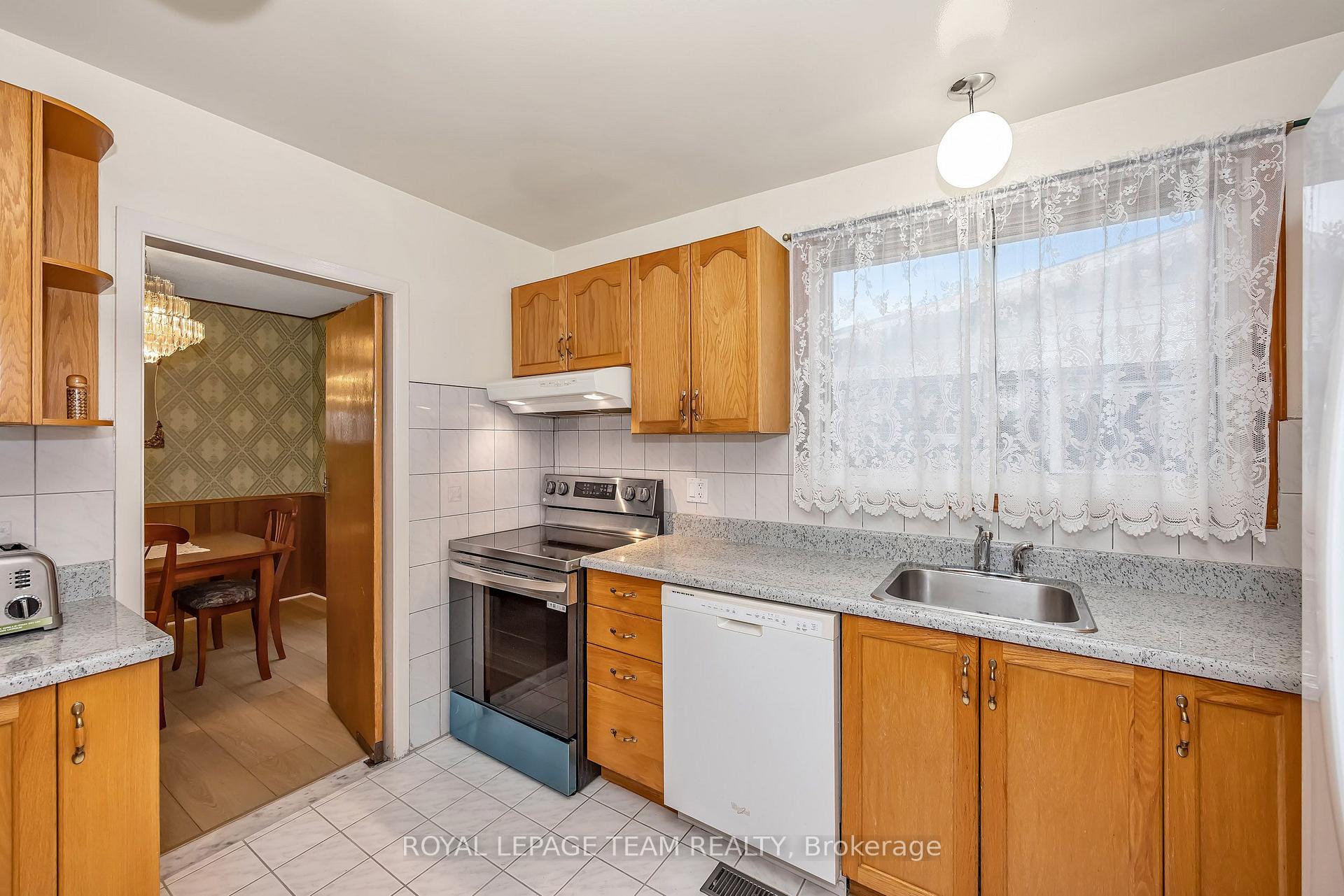 Photo 13 of 2092 St Laurent Boulevard, Ottawa, Elmvale Acres/Urbandale — HOMEH