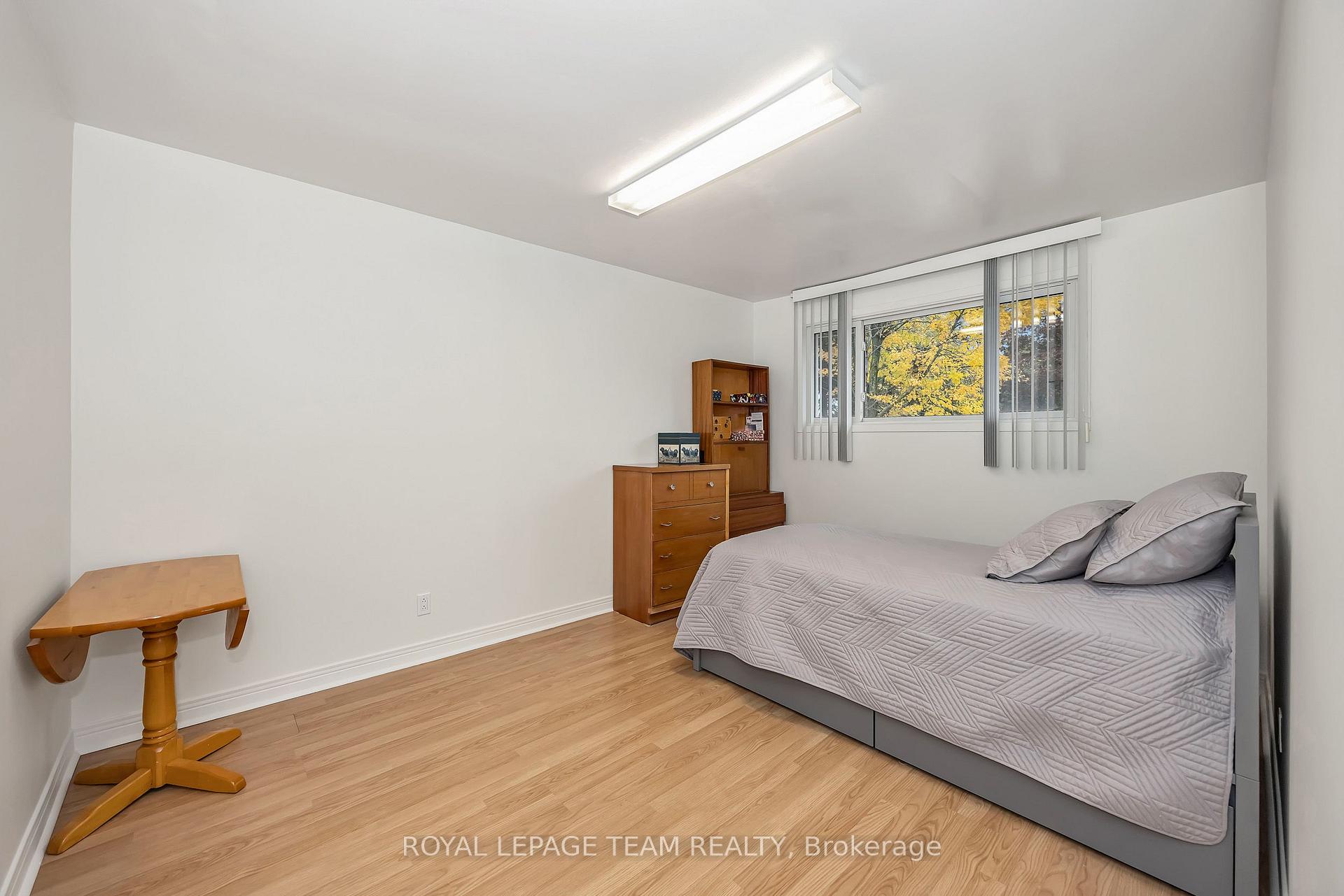 Photo 17 of 2092 St Laurent Boulevard, Ottawa, Elmvale Acres/Urbandale — HOMEH