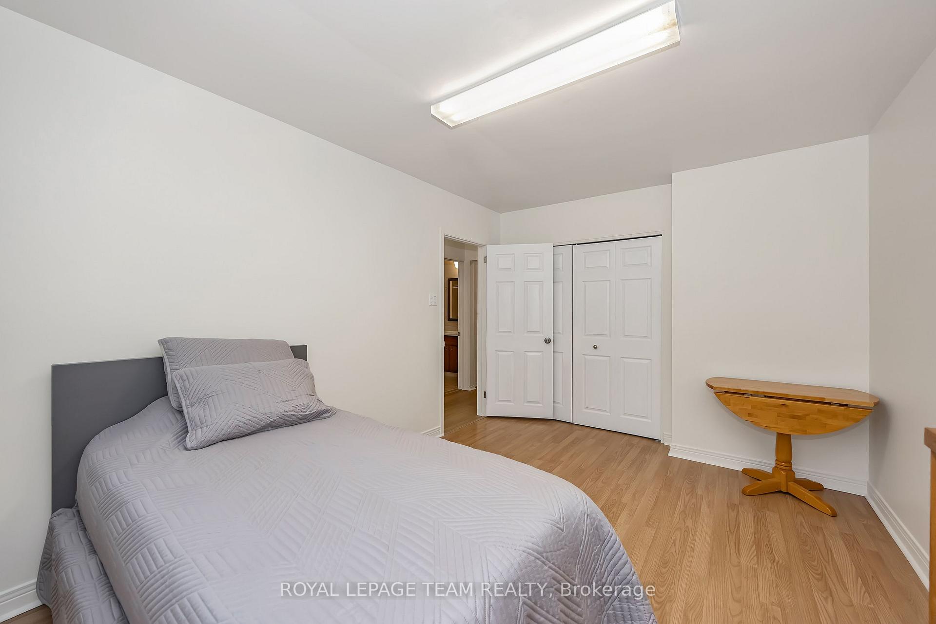 Photo 18 of 2092 St Laurent Boulevard, Ottawa, Elmvale Acres/Urbandale — HOMEH