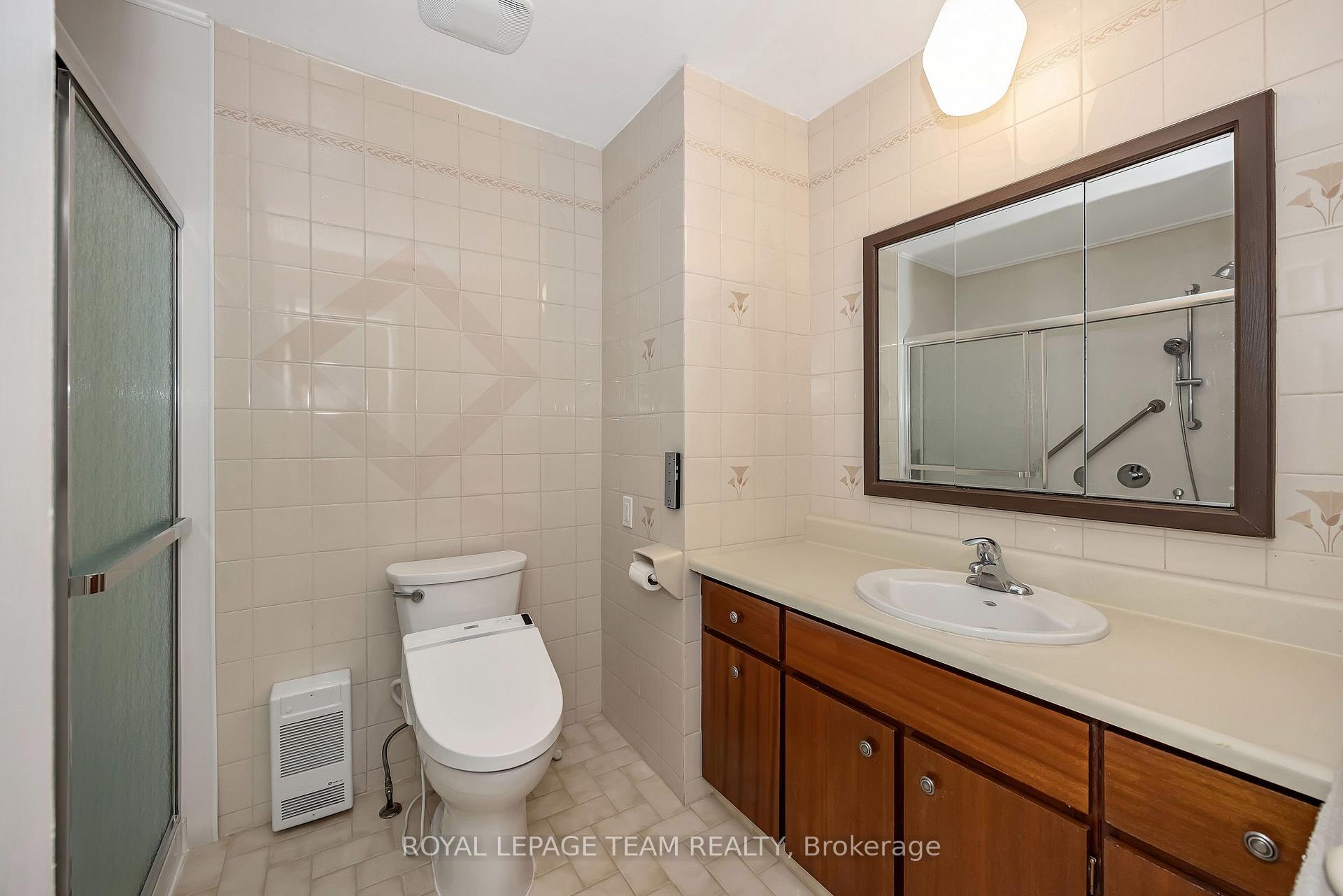 Photo 21 of 2092 St Laurent Boulevard, Ottawa, Elmvale Acres/Urbandale — HOMEH