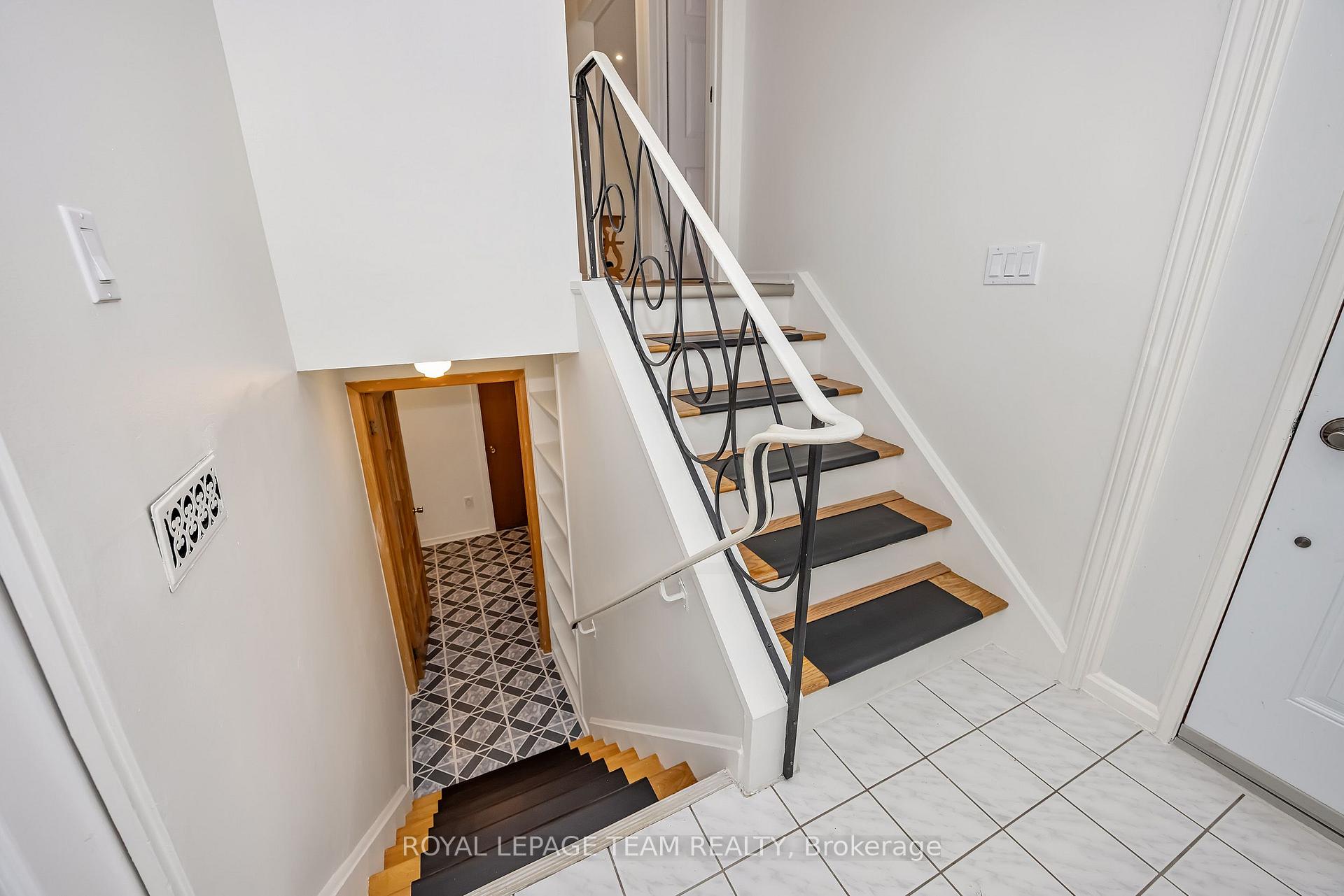 Photo 25 of 2092 St Laurent Boulevard, Ottawa, Elmvale Acres/Urbandale — HOMEH