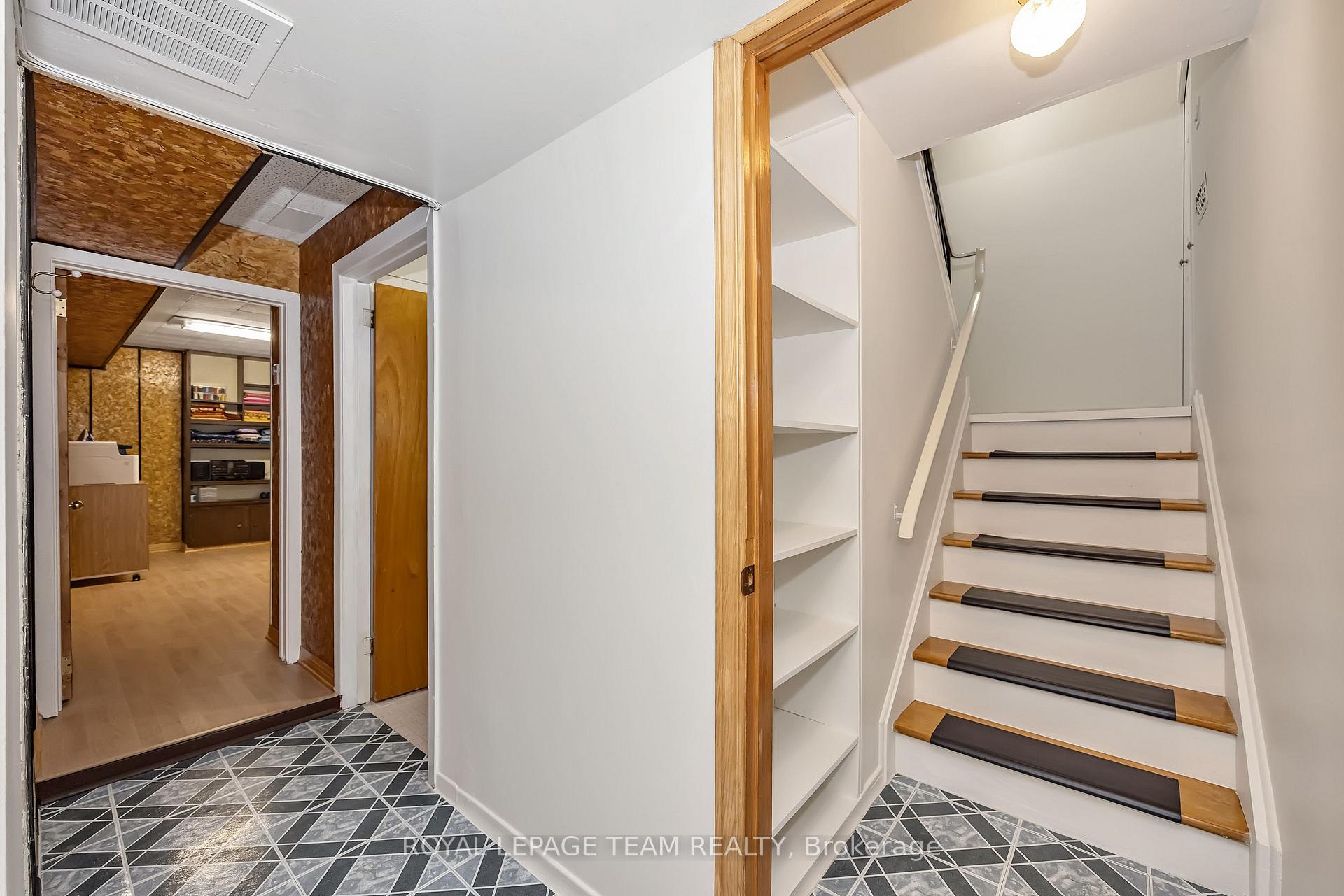 Photo 26 of 2092 St Laurent Boulevard, Ottawa, Elmvale Acres/Urbandale — HOMEH