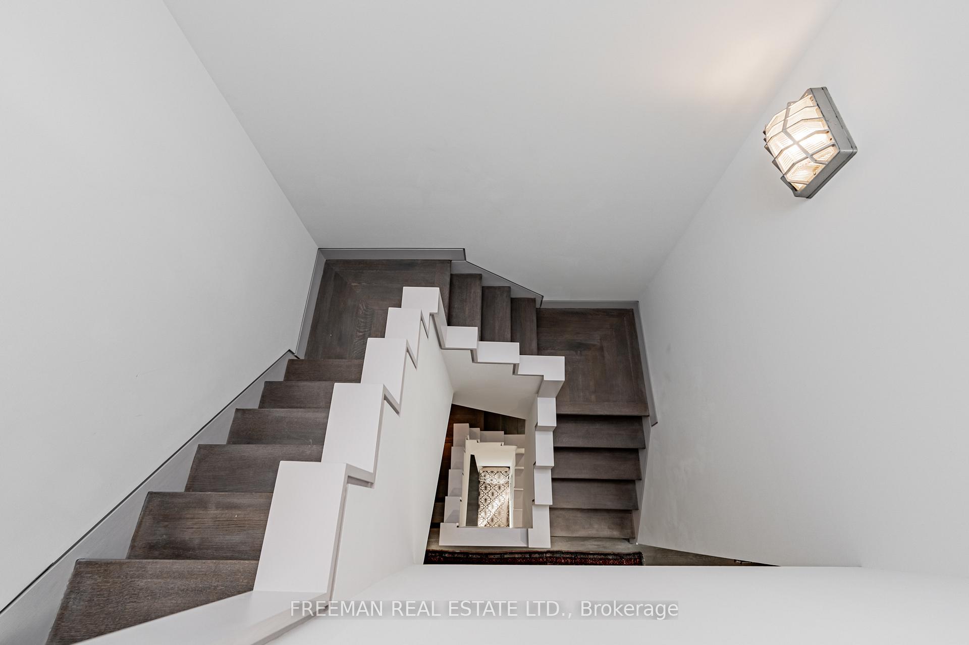 Photo 20 of Unit Upper, 21 Howland Avenue, Toronto, The Annex — HOMEH