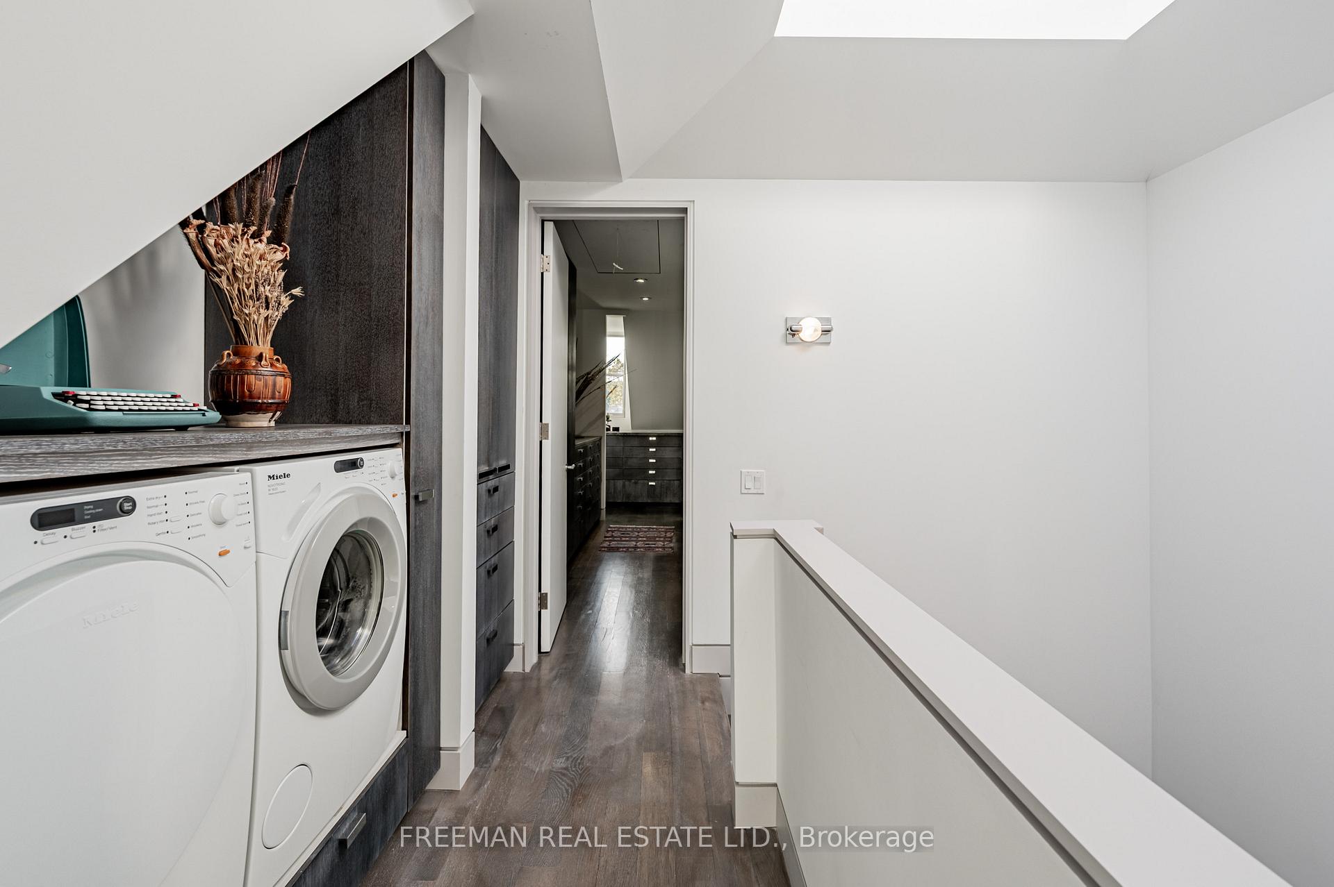 Photo 27 of Unit Upper, 21 Howland Avenue, Toronto, The Annex — HOMEH