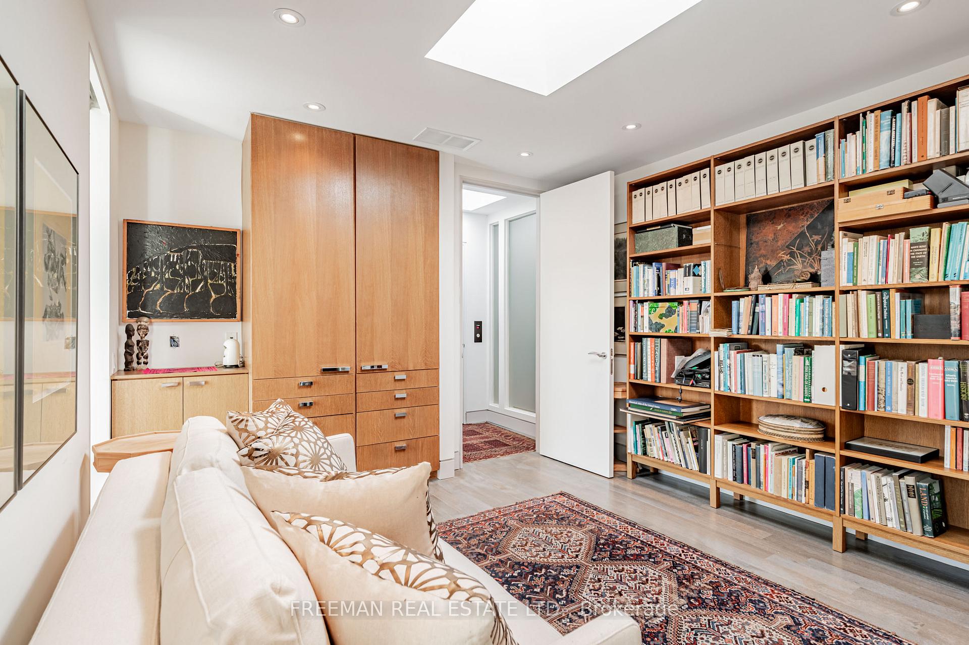 Photo 29 of Unit Upper, 21 Howland Avenue, Toronto, The Annex — HOMEH