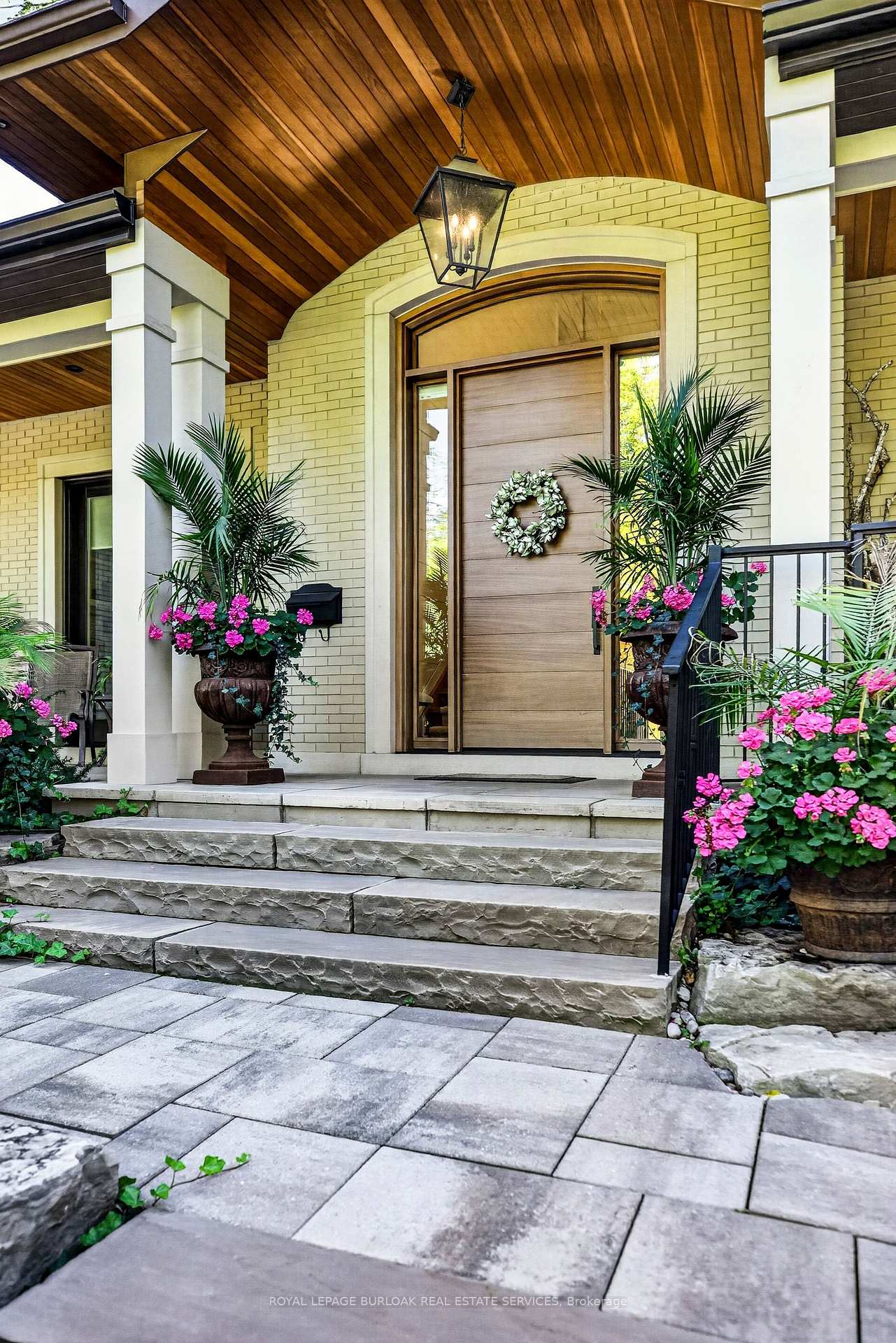 Photo 3 of 368 Fourth Line, Oakville, West — HOMEH