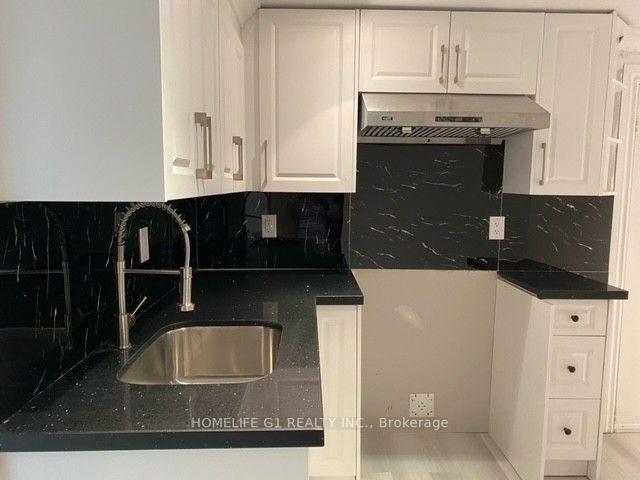 Photo 3 of 17 Crescent Hill, Brampton, Central Park — HOMEH