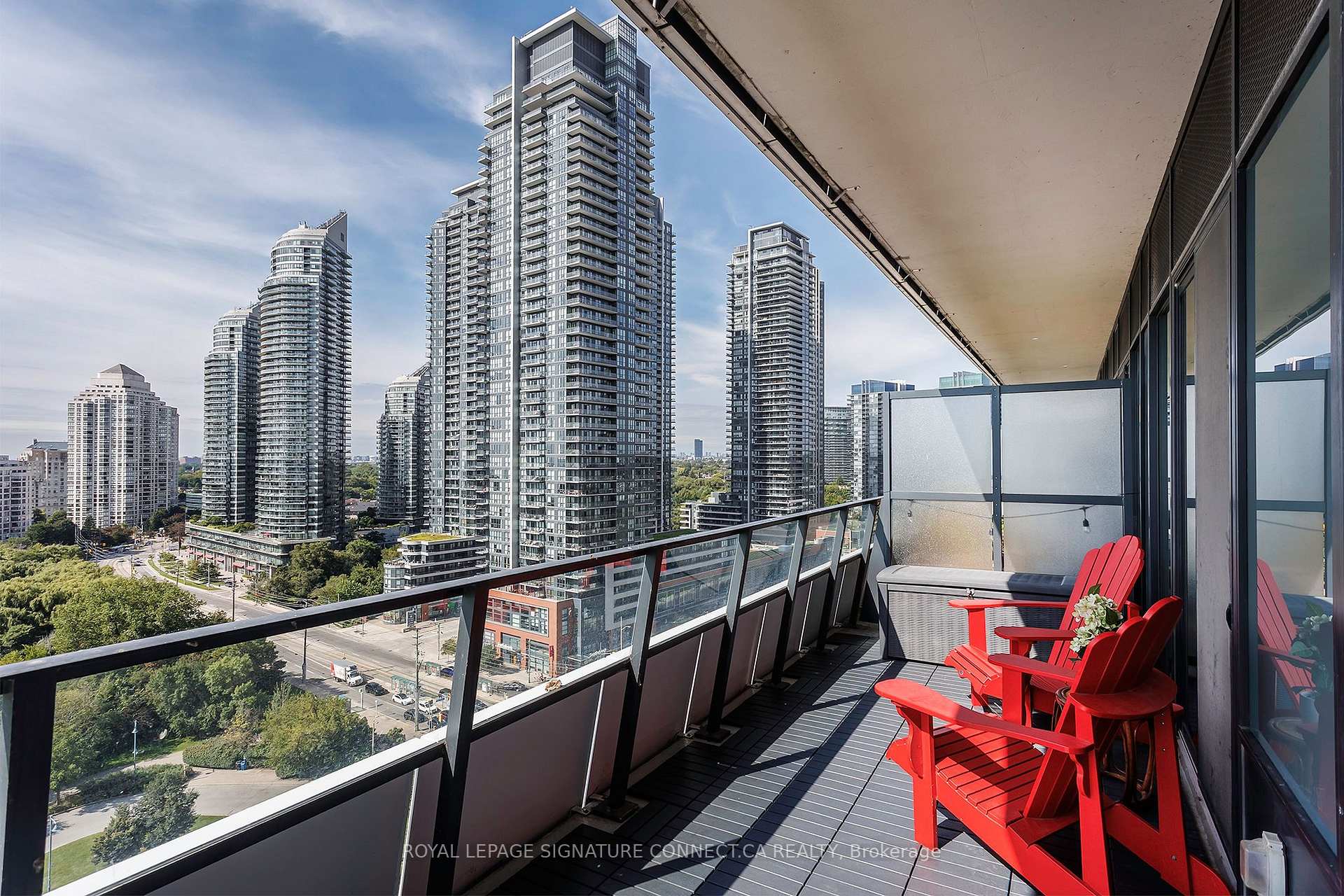 Photo 3 of Unit 1319, 30 Shore Breeze Drive, Etobicoke, Mimico — HOMEH
