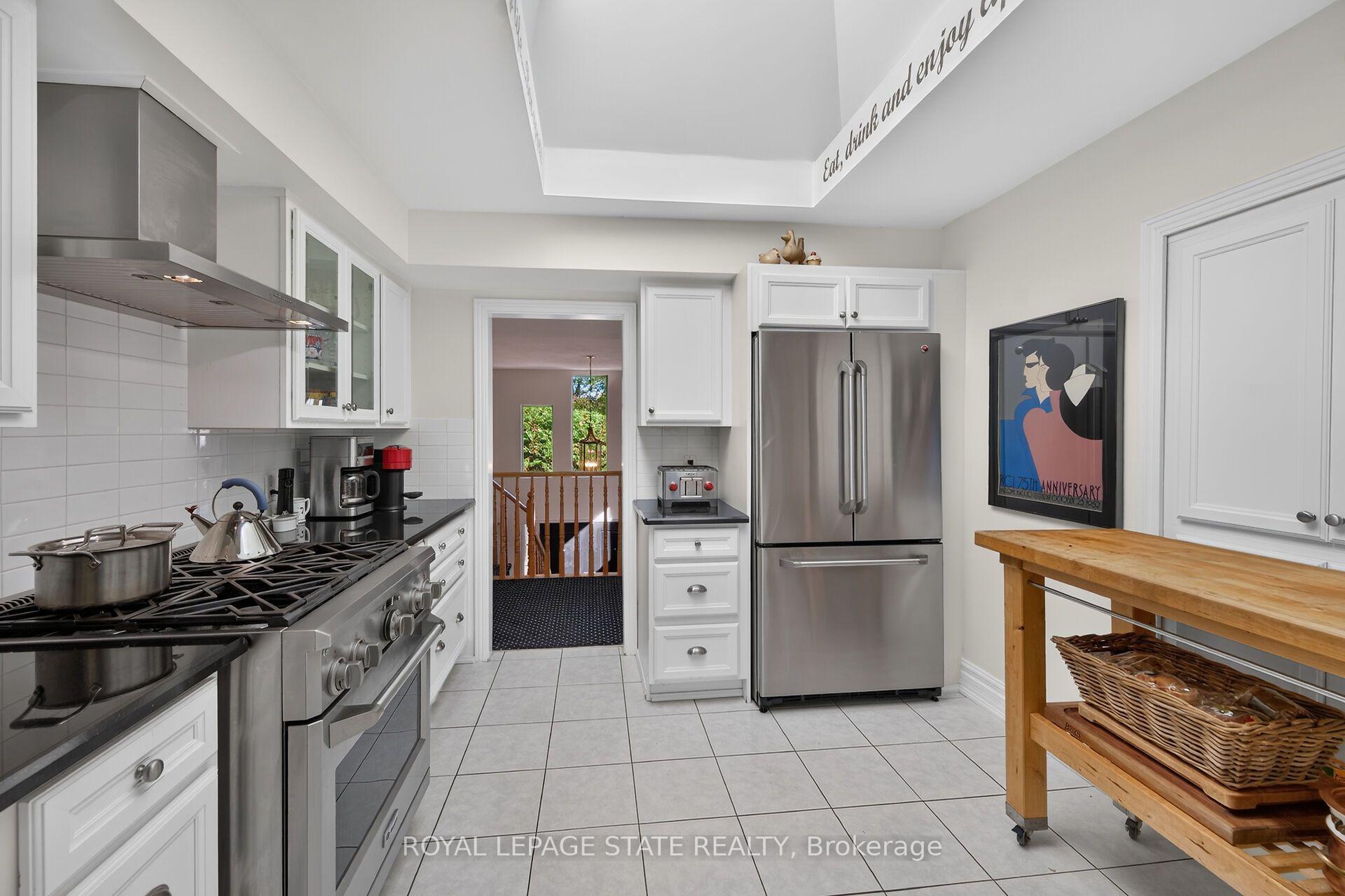 Photo 10 of 311 Golf Links Road, Hamilton, Ancaster — HOMEH