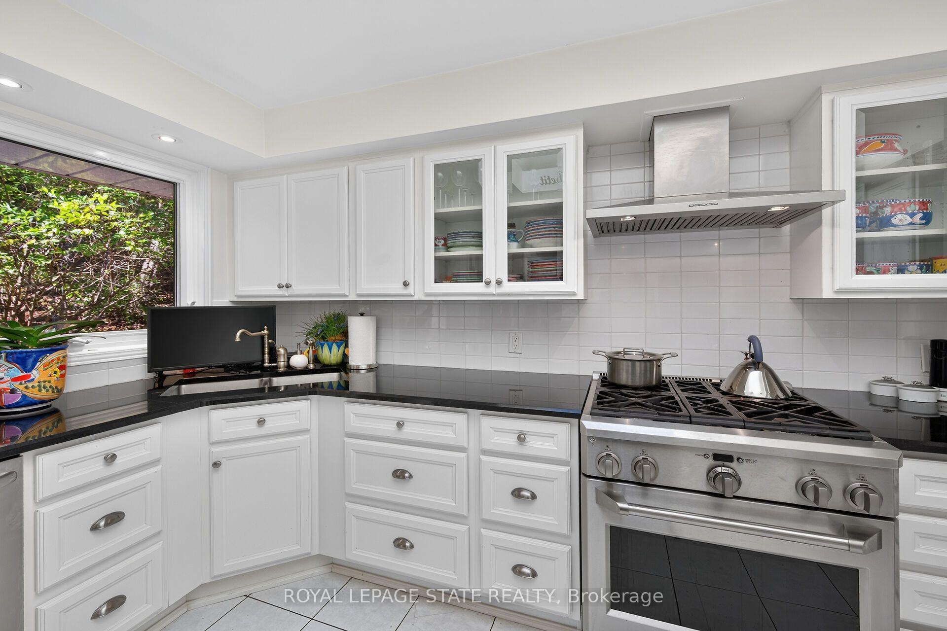 Photo 11 of 311 Golf Links Road, Hamilton, Ancaster — HOMEH