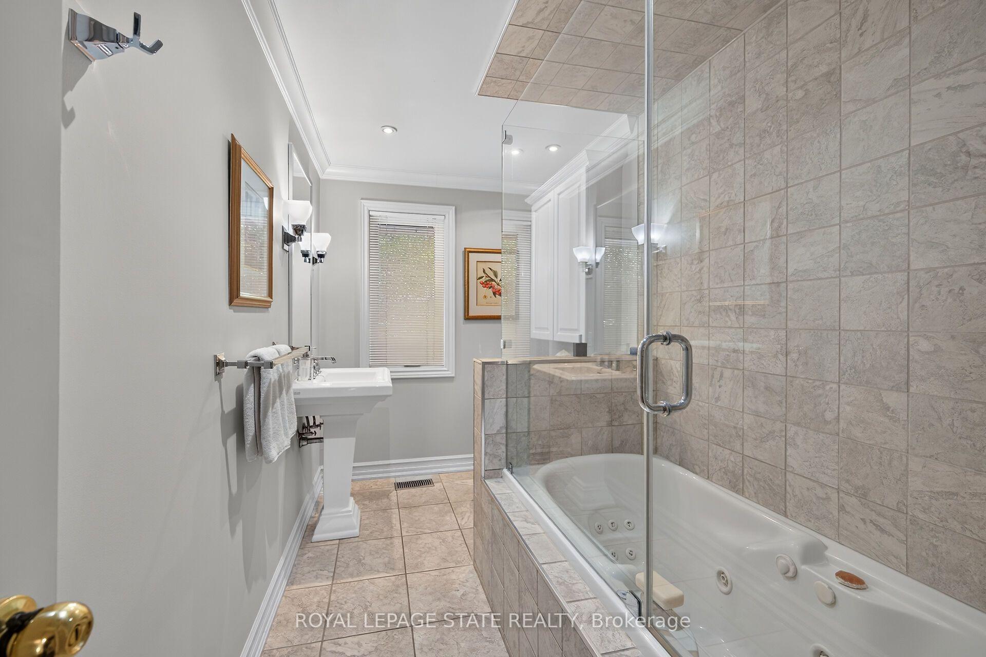 Photo 23 of 311 Golf Links Road, Hamilton, Ancaster — HOMEH