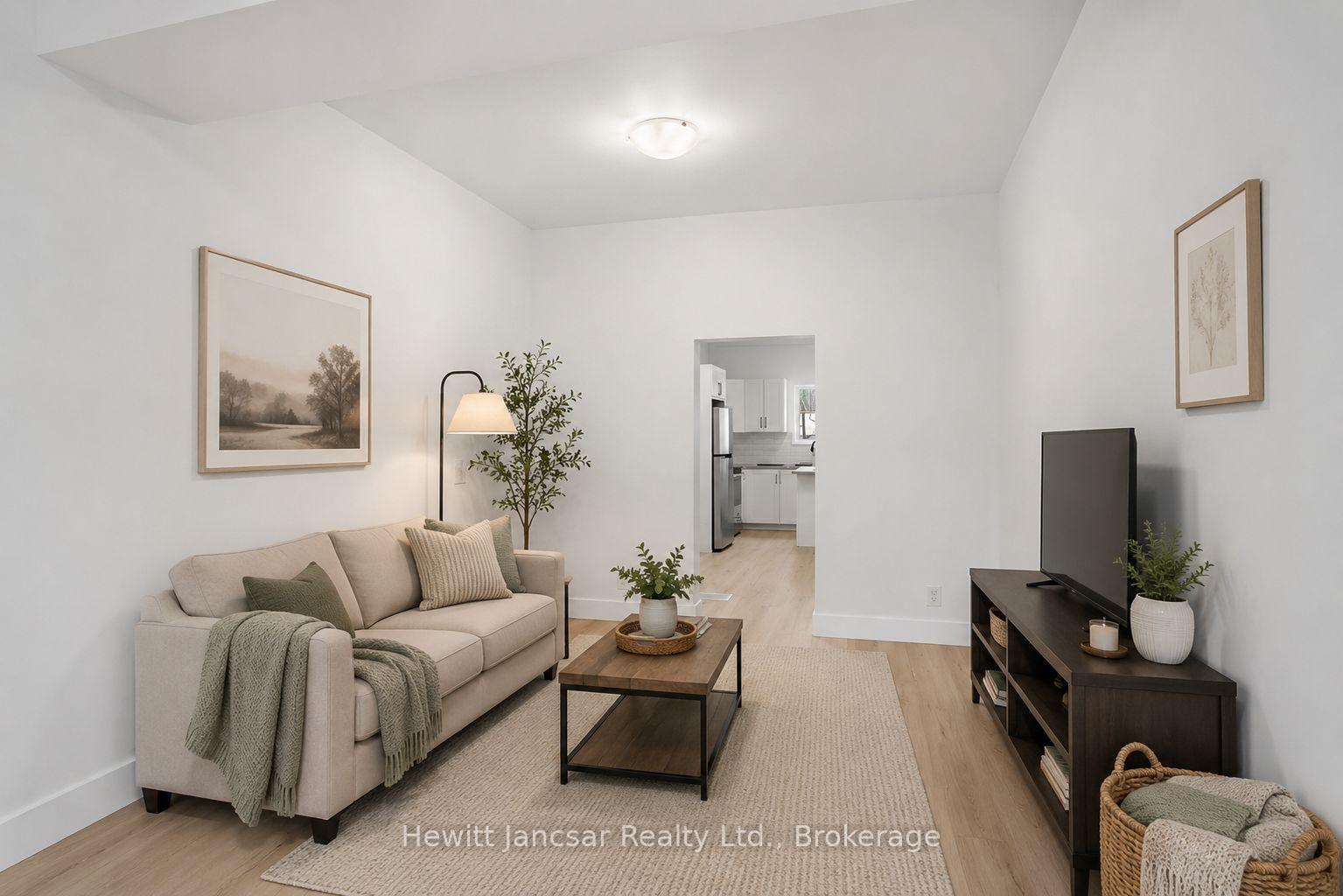 Photo 2 of Unit 8, 33 Light Street, Woodstock, Woodstock - North — HOMEH