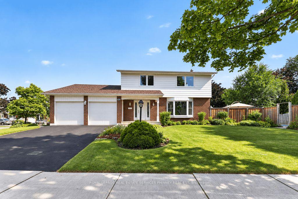 Photo 2 of 838 Saddle Crescent, Mississauga, Applewood — HOMEH