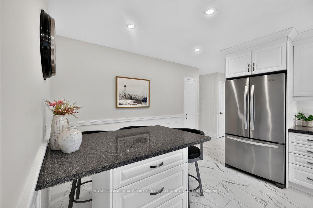 Photo 9 of 838 Saddle Crescent, Mississauga, Applewood — HOMEH