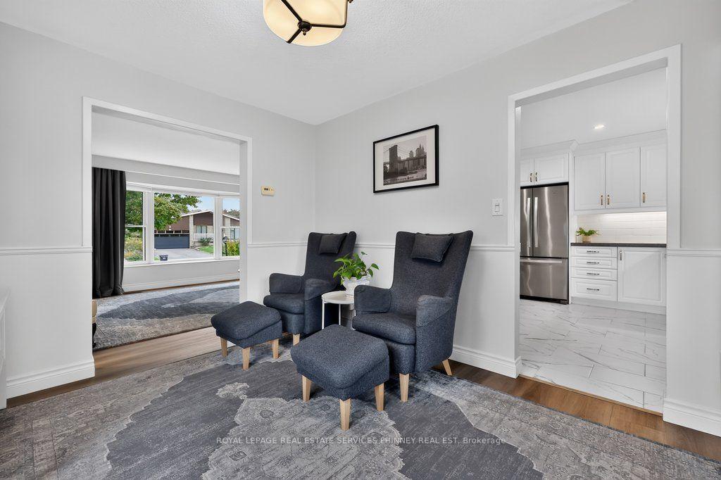 Photo 11 of 838 Saddle Crescent, Mississauga, Applewood — HOMEH