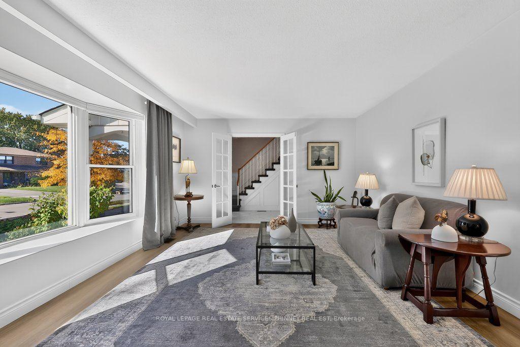 Photo 14 of 838 Saddle Crescent, Mississauga, Applewood — HOMEH
