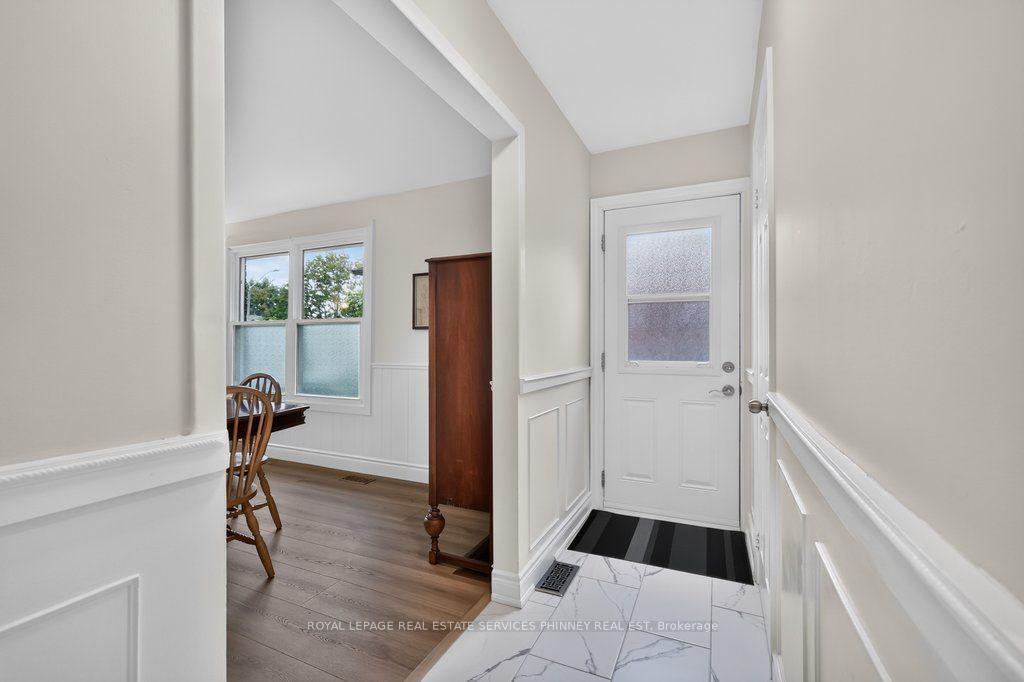Photo 15 of 838 Saddle Crescent, Mississauga, Applewood — HOMEH