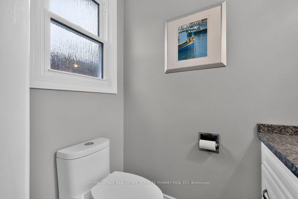 Photo 18 of 838 Saddle Crescent, Mississauga, Applewood — HOMEH