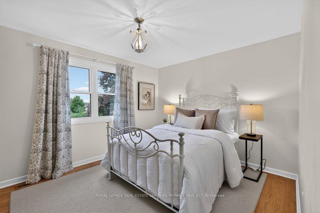 Photo 26 of 838 Saddle Crescent, Mississauga, Applewood — HOMEH