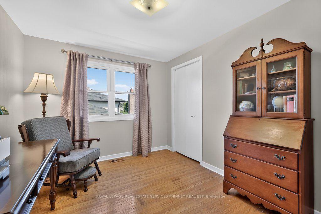 Photo 32 of 838 Saddle Crescent, Mississauga, Applewood — HOMEH