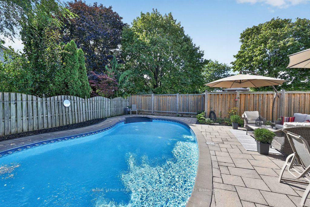 Photo 39 of 838 Saddle Crescent, Mississauga, Applewood — HOMEH