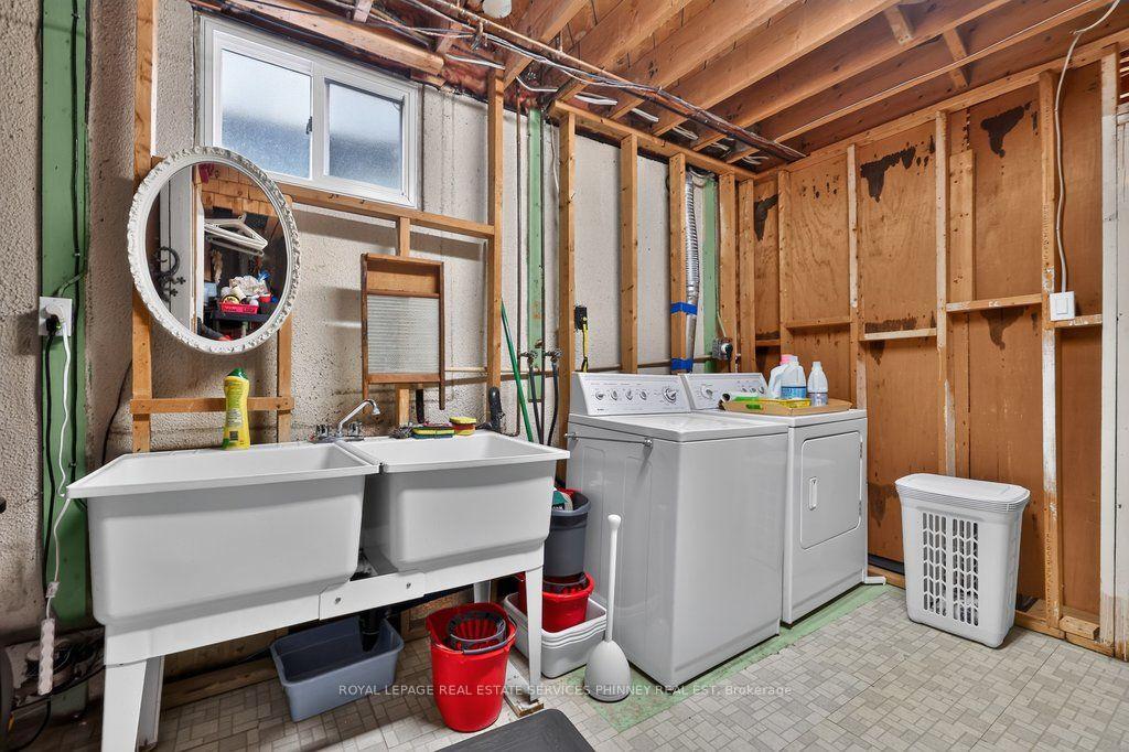 Photo 38 of 838 Saddle Crescent, Mississauga, Applewood — HOMEH